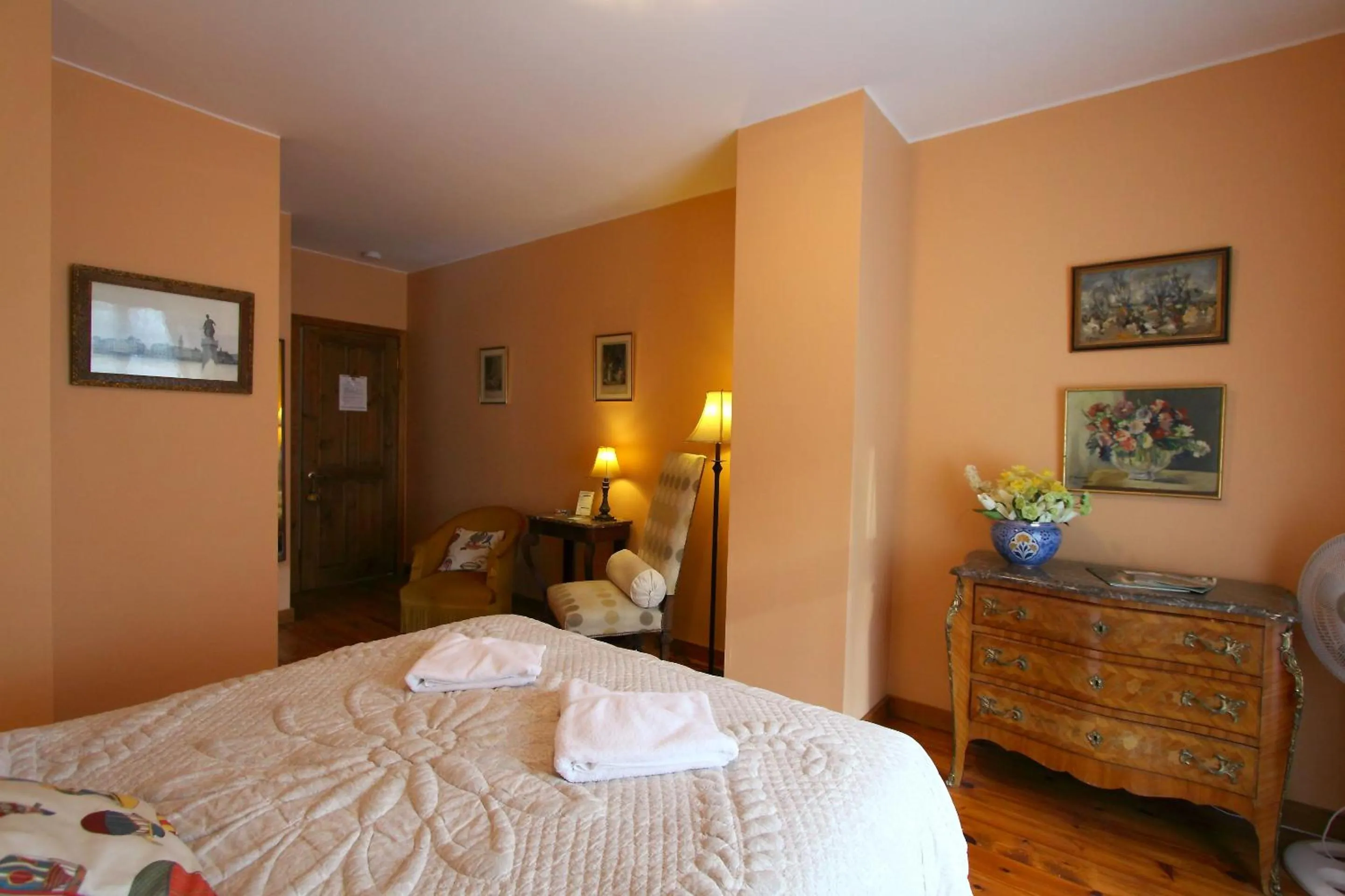 Bedroom, Bed in Escale du Nord