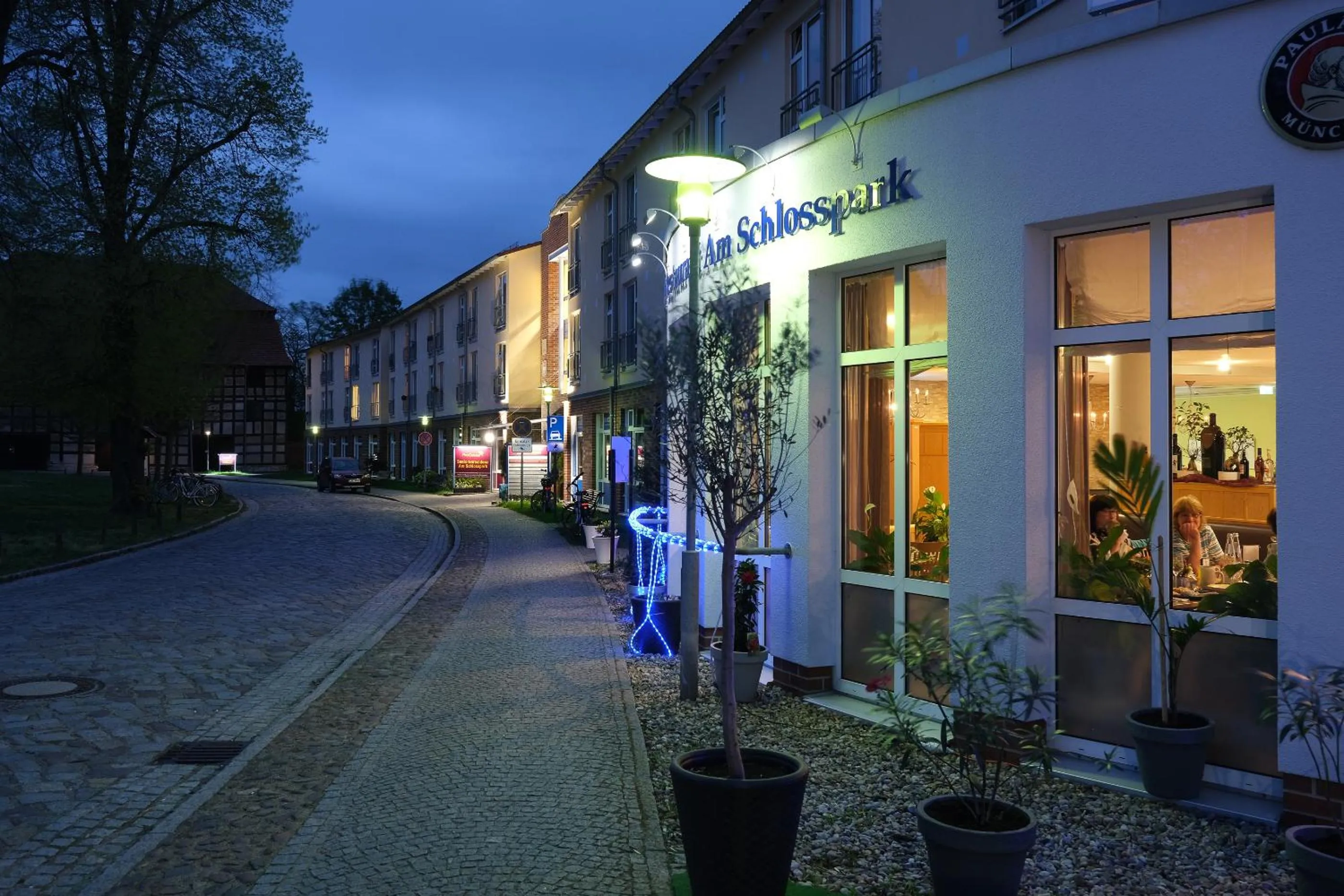 Restaurant/places to eat in Hotel & Restaurant am Schlosspark