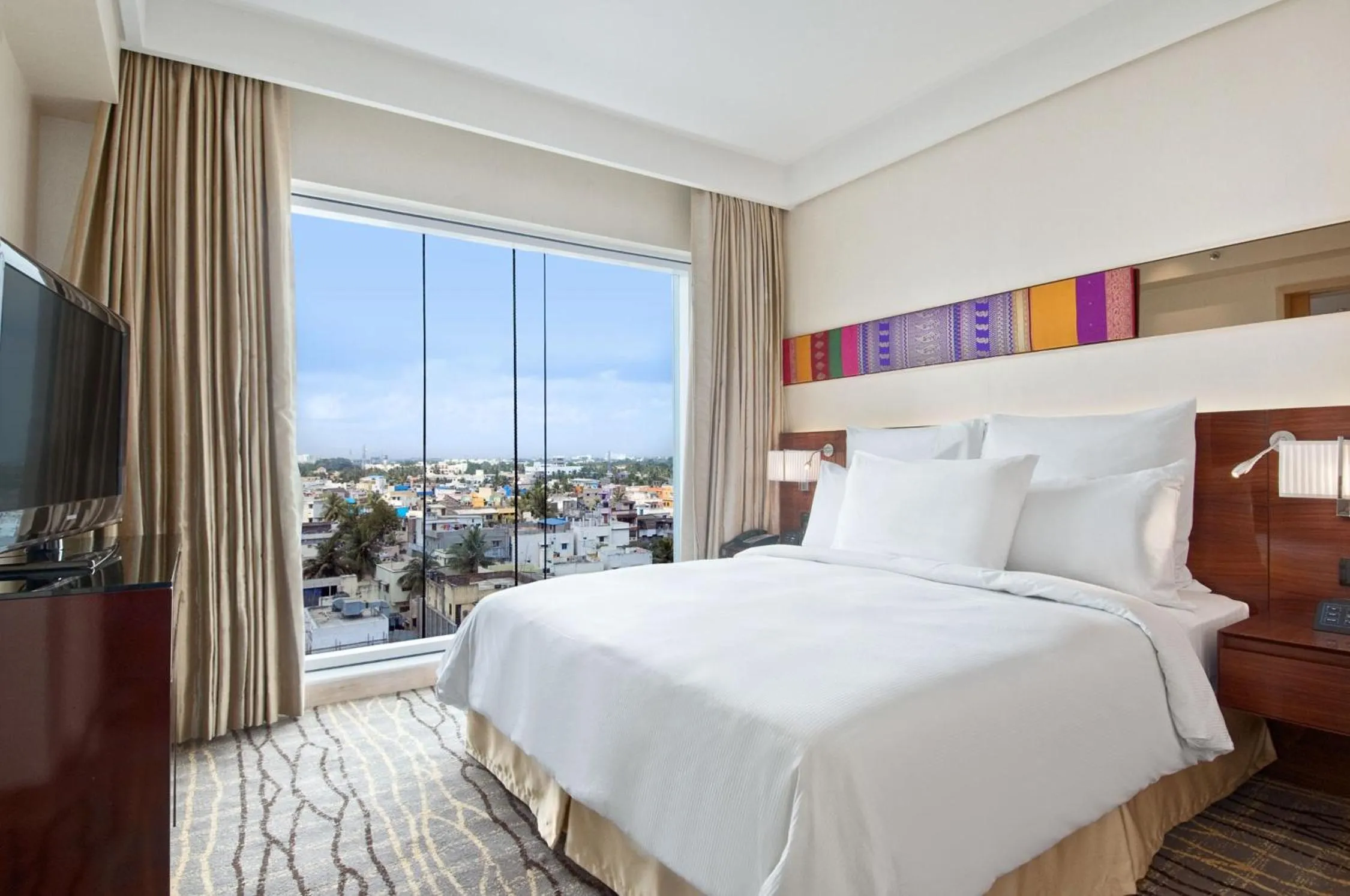 Bedroom, Bed in Hilton Chennai