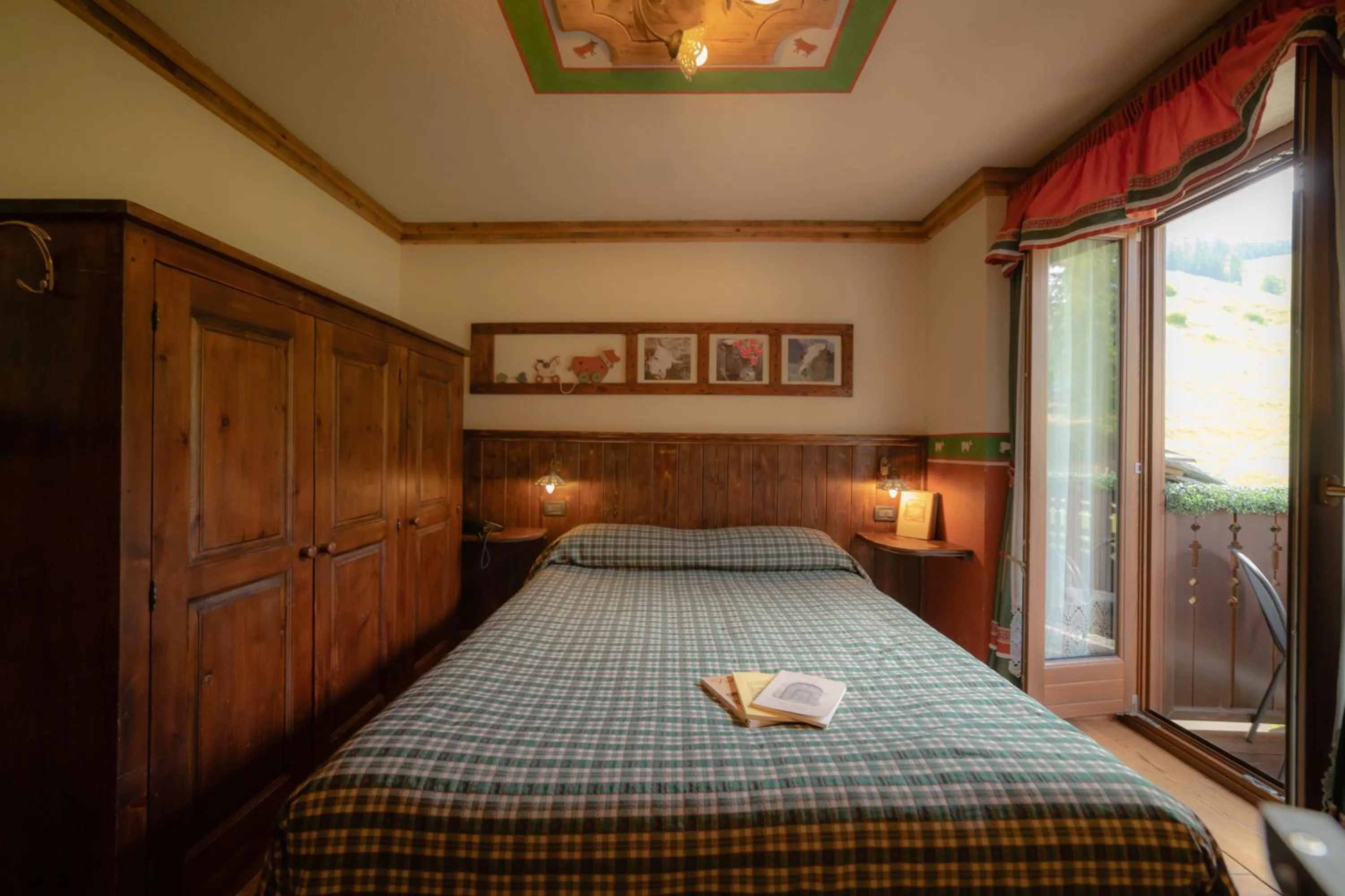 Balcony/Terrace, Bed in Hotel Della Nouva