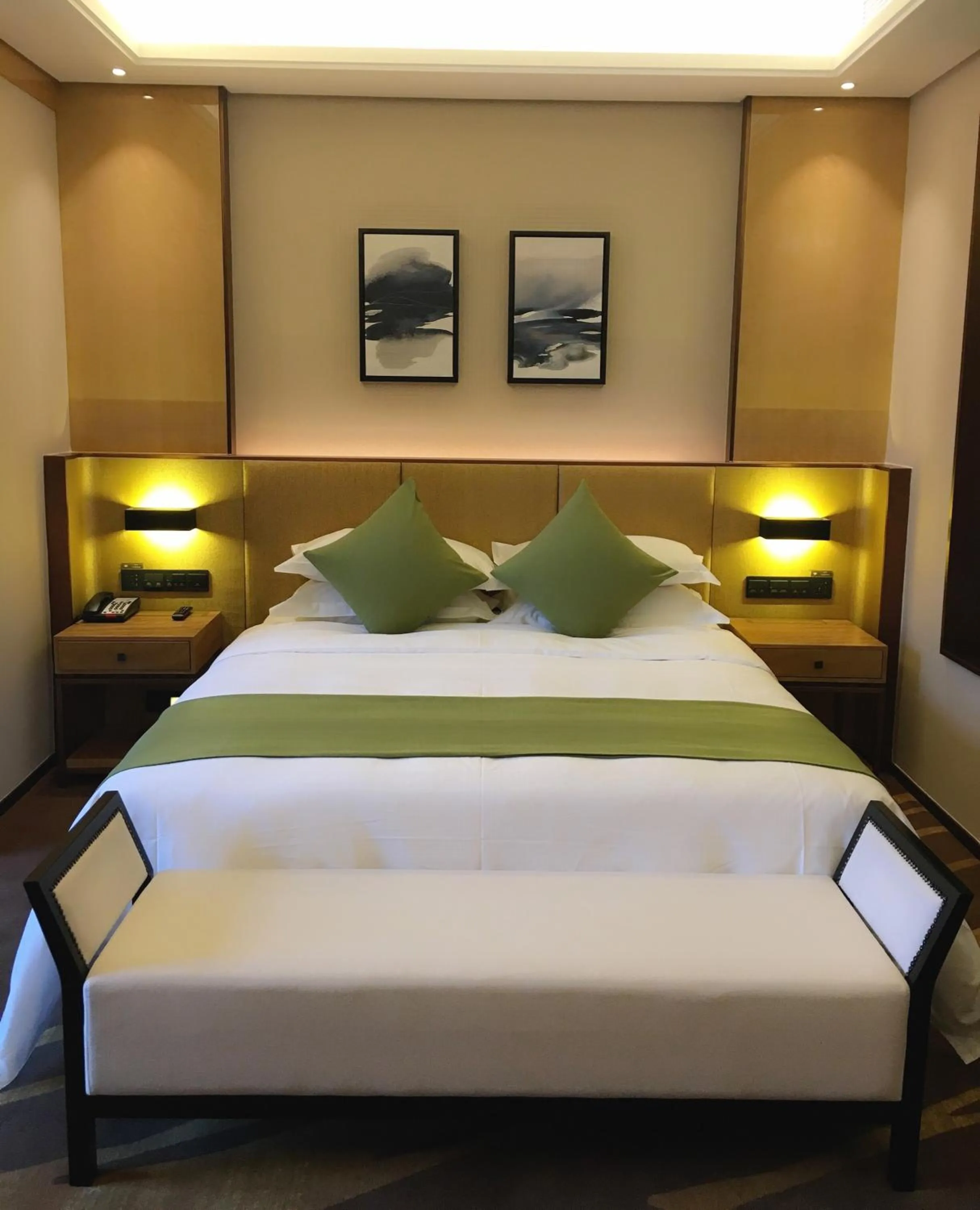 Bed in Leshan Ramada Hotel