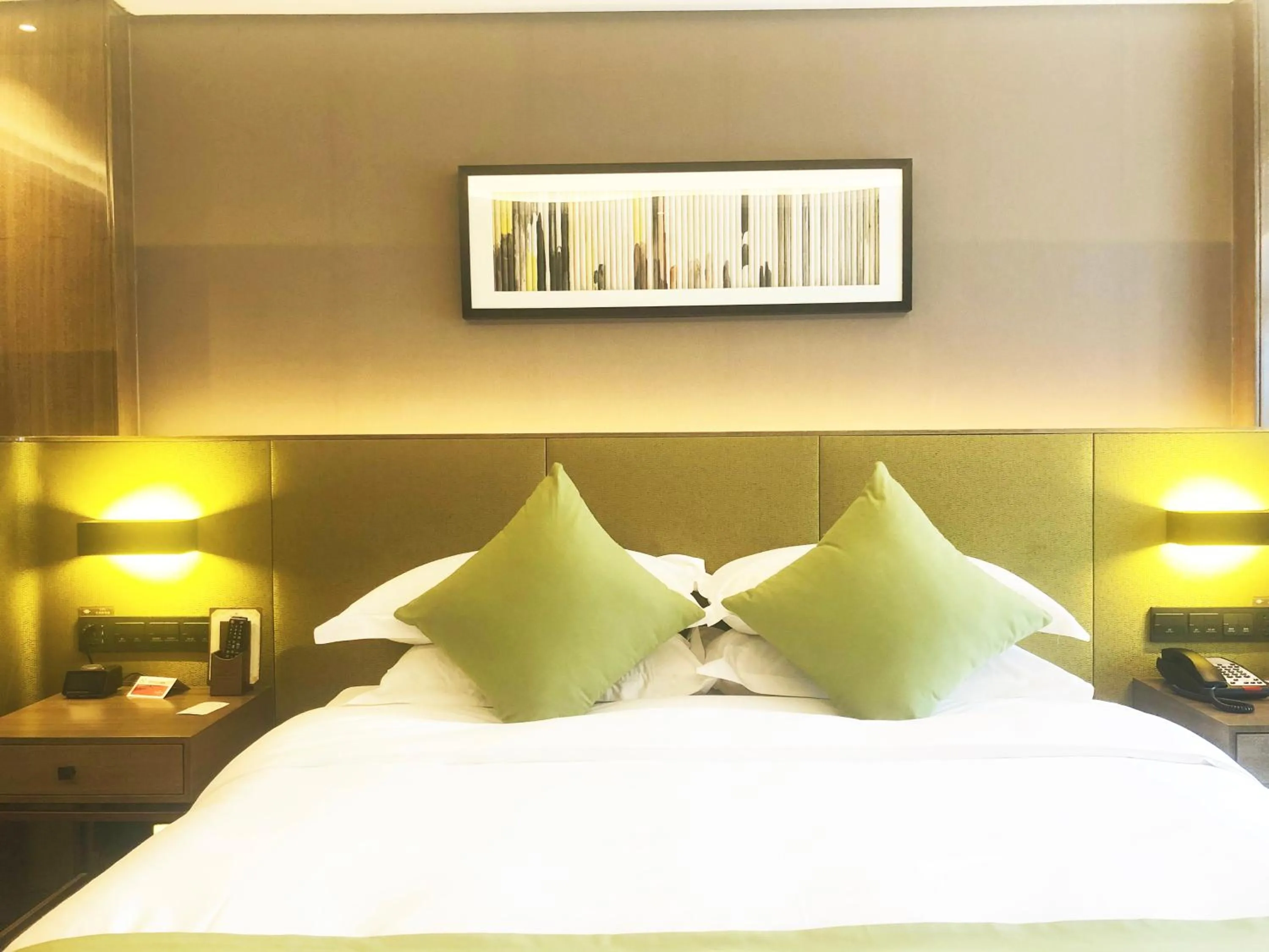 Bed in Leshan Ramada Hotel