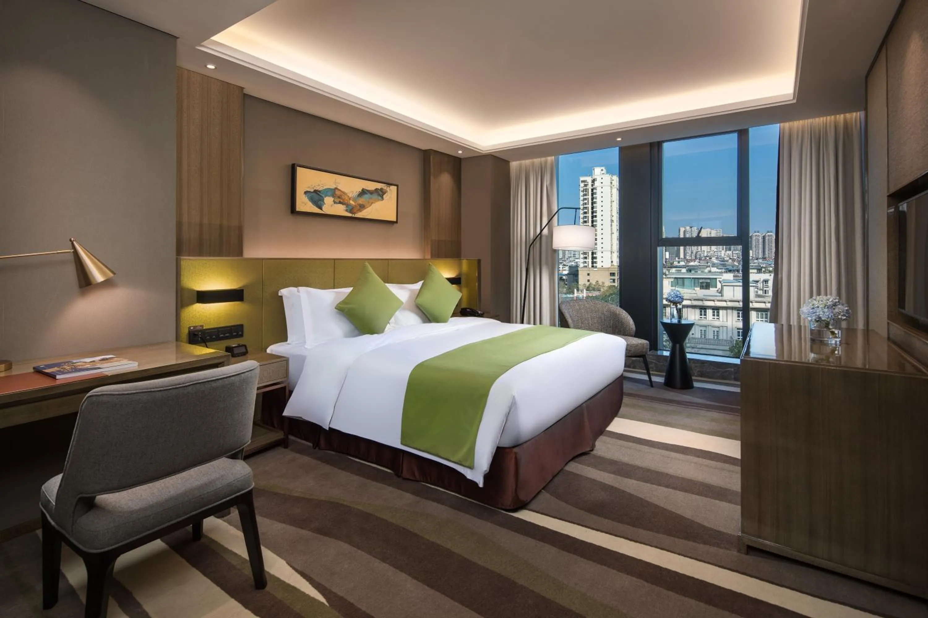 People, Bed in Leshan Ramada Hotel