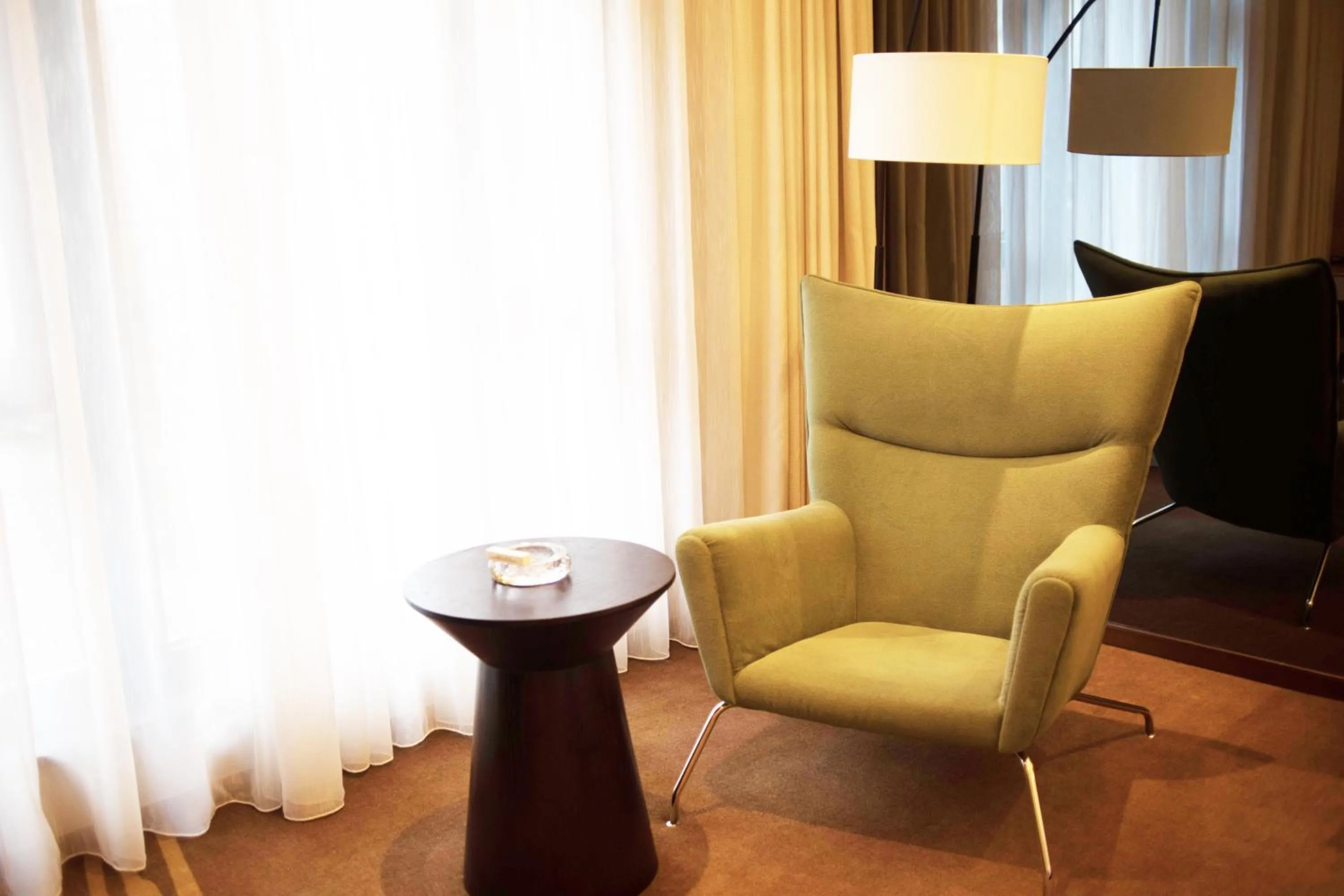 Seating area in Leshan Ramada Hotel