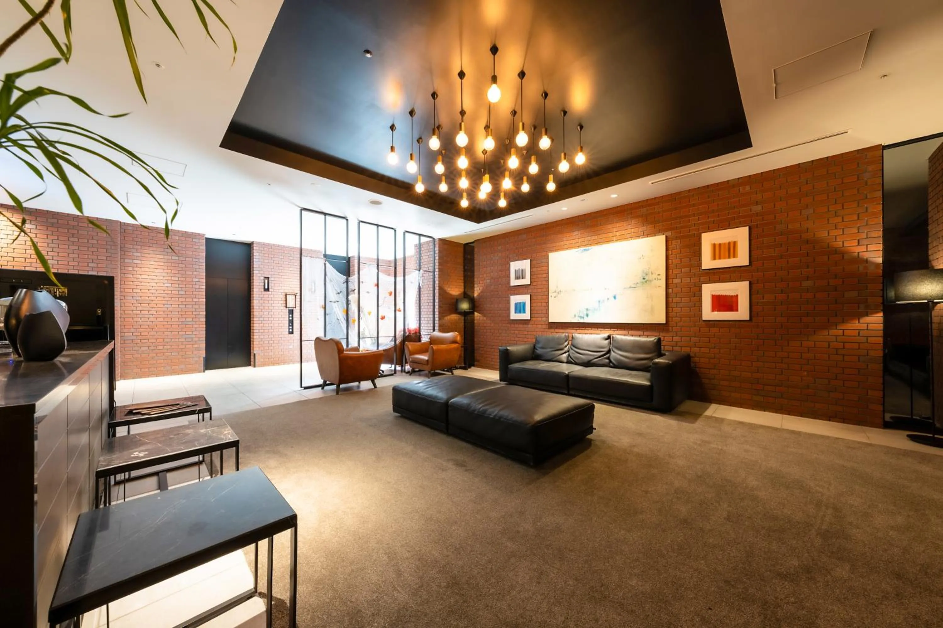 Communal lounge/ TV room, Bed in Richmond Hotel Yokohama Ekimae