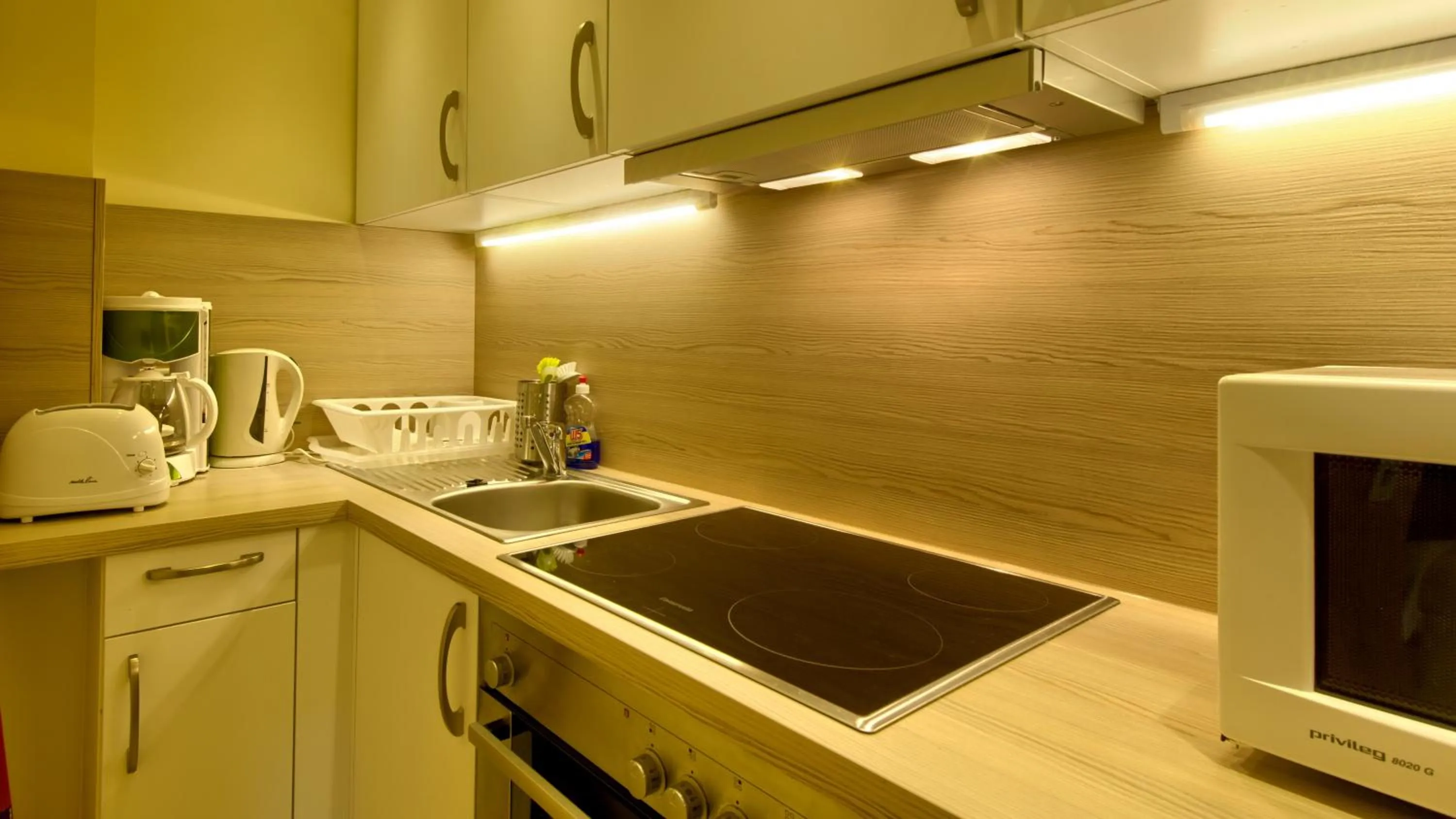 Kitchen or kitchenette in Schwarzwald-Hotel Kraeutle