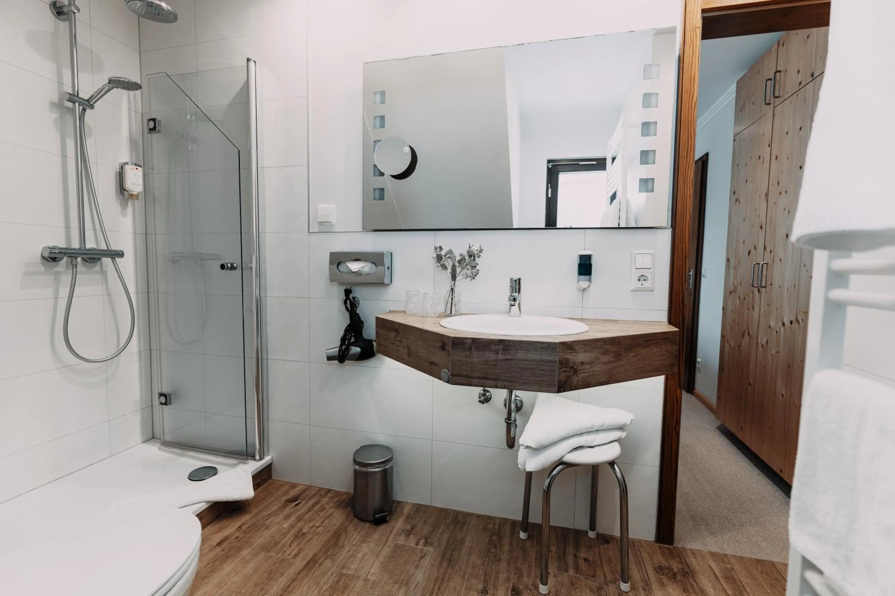 Shower in Schwarzwald-Hotel Kraeutle