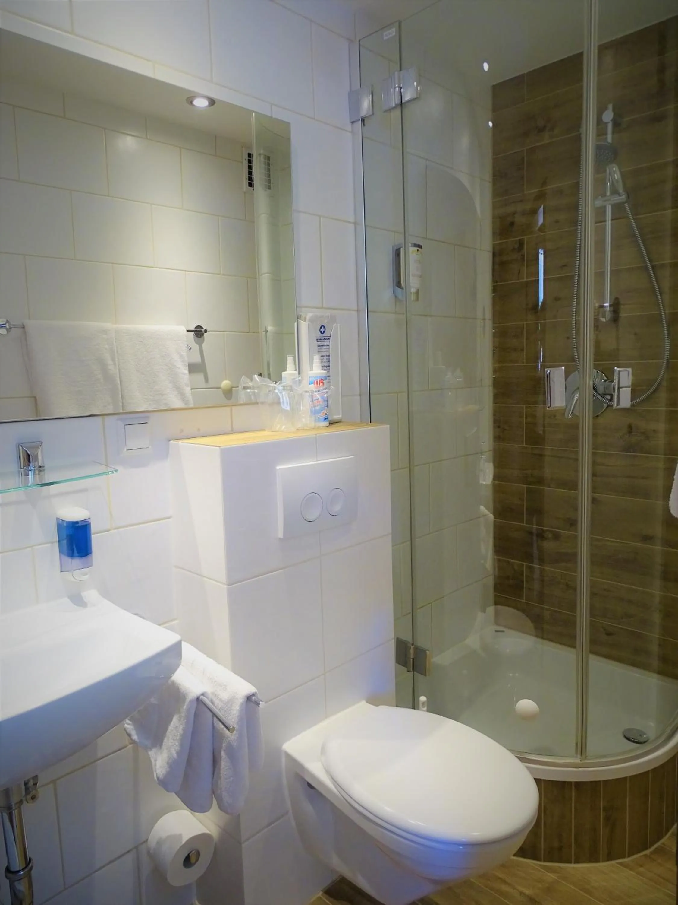 Shower in Schwarzwald-Hotel Kraeutle