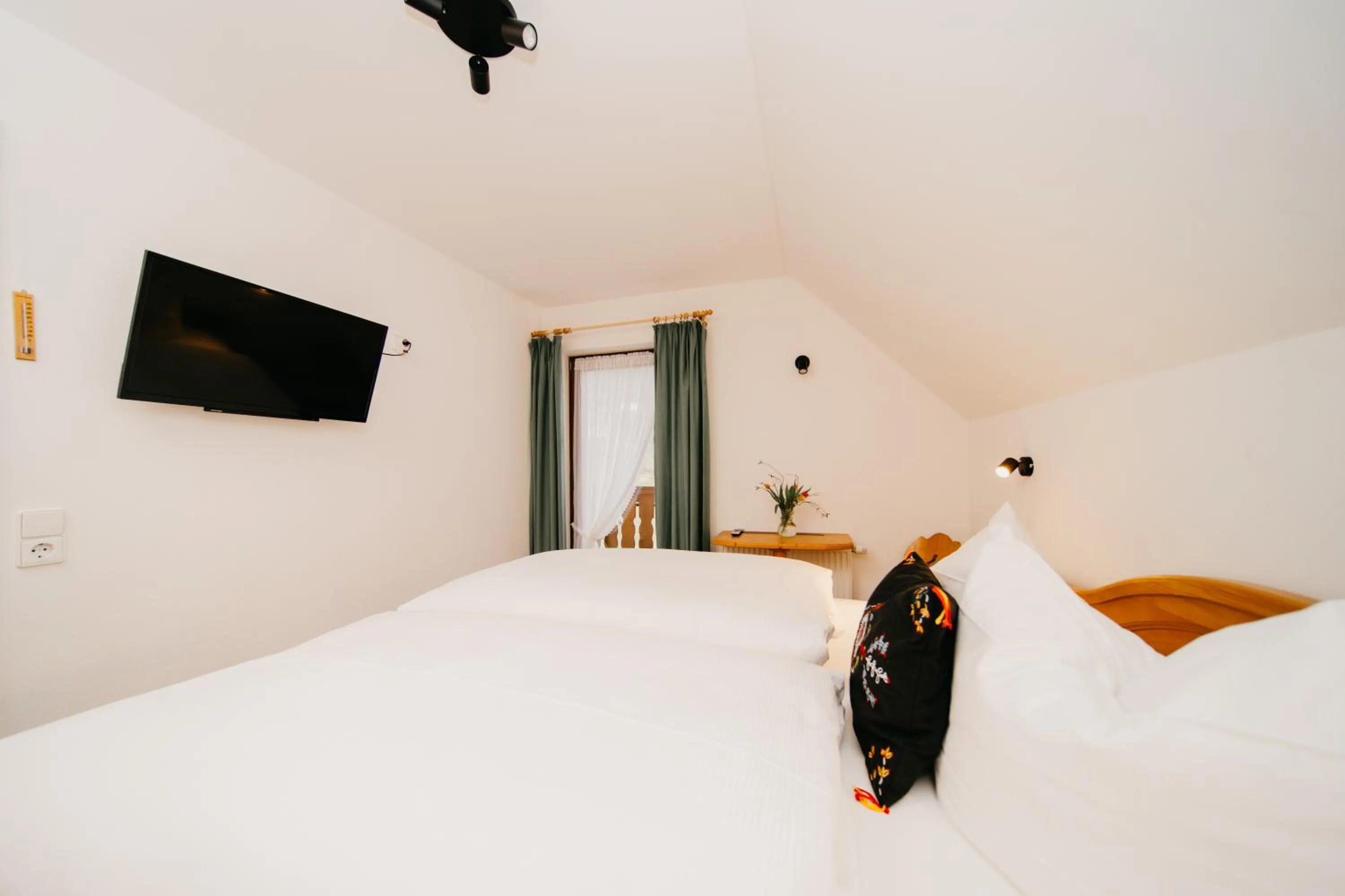 Bed in Schwarzwald-Hotel Kraeutle