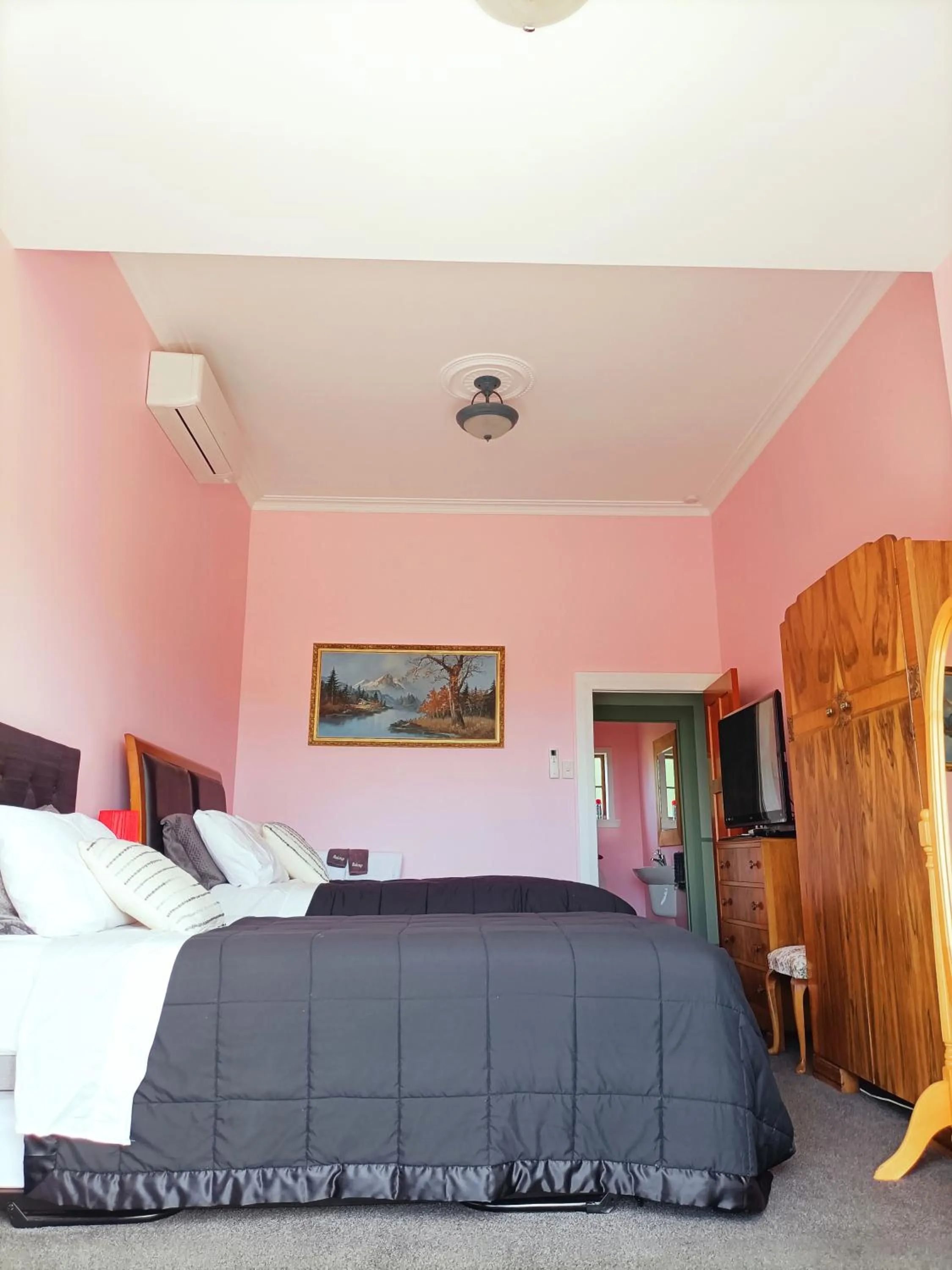 Bed in Connemara Country Lodge