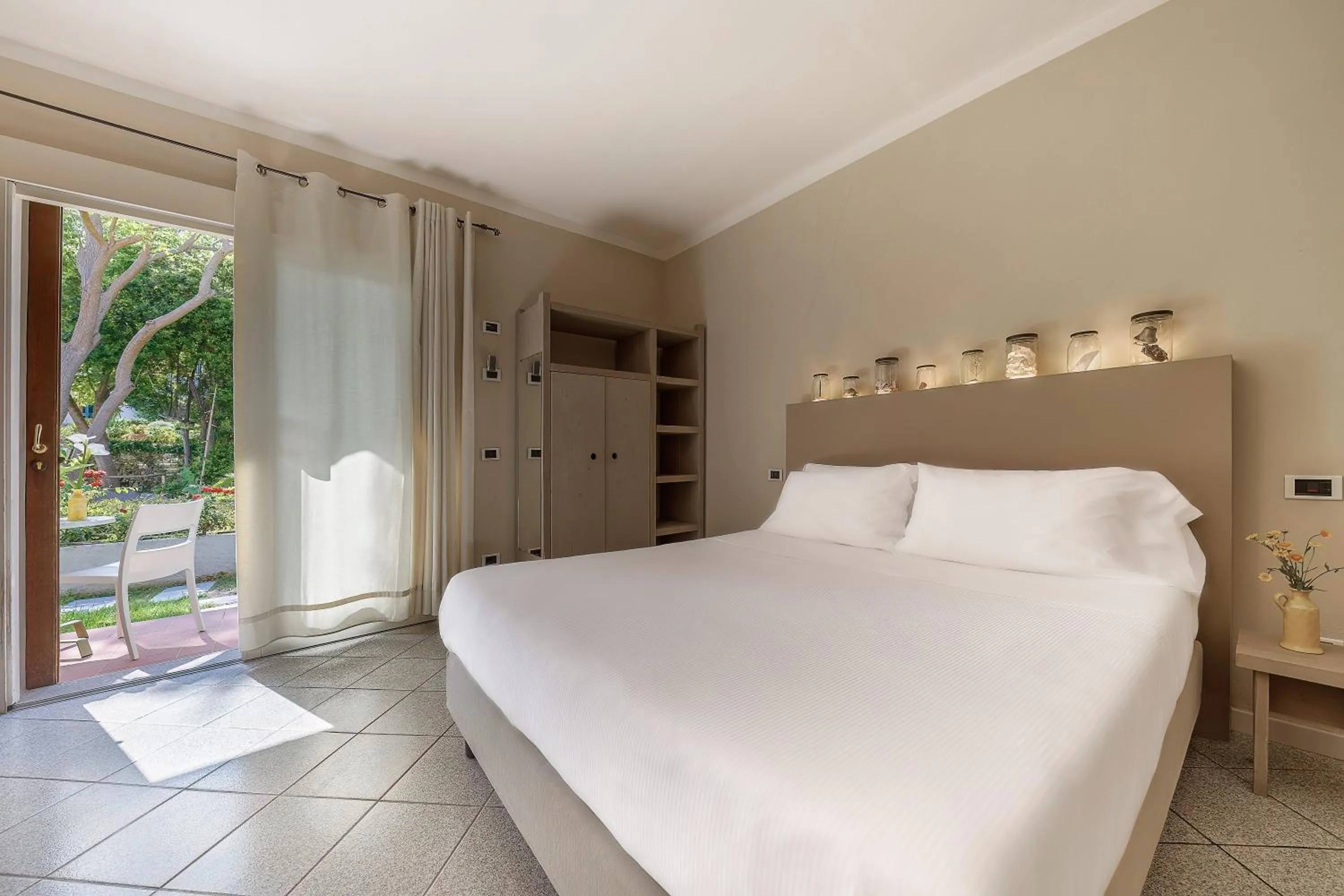 Bed in Hotel Cernia Isola Botanica