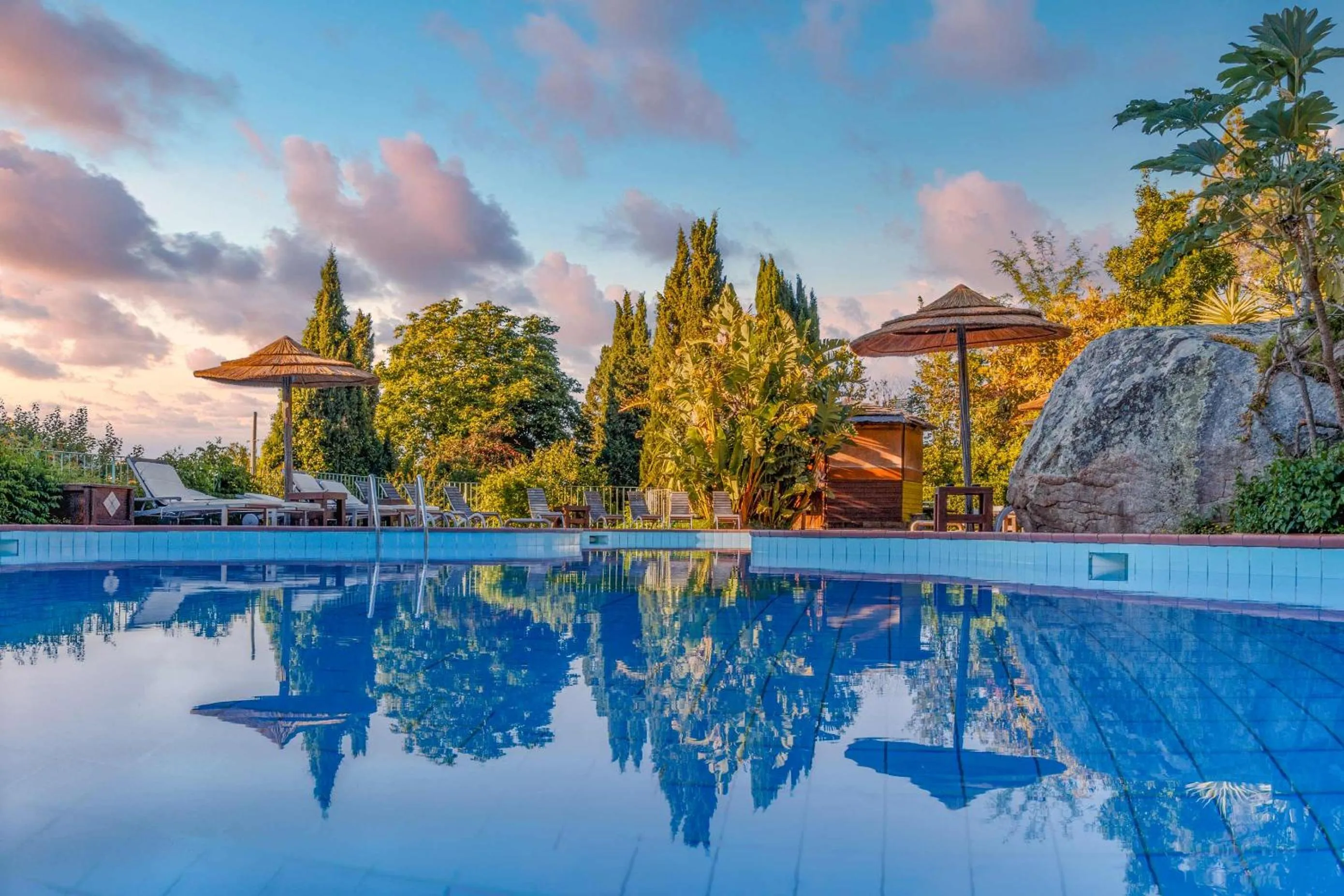 Garden view in Hotel Cernia Isola Botanica