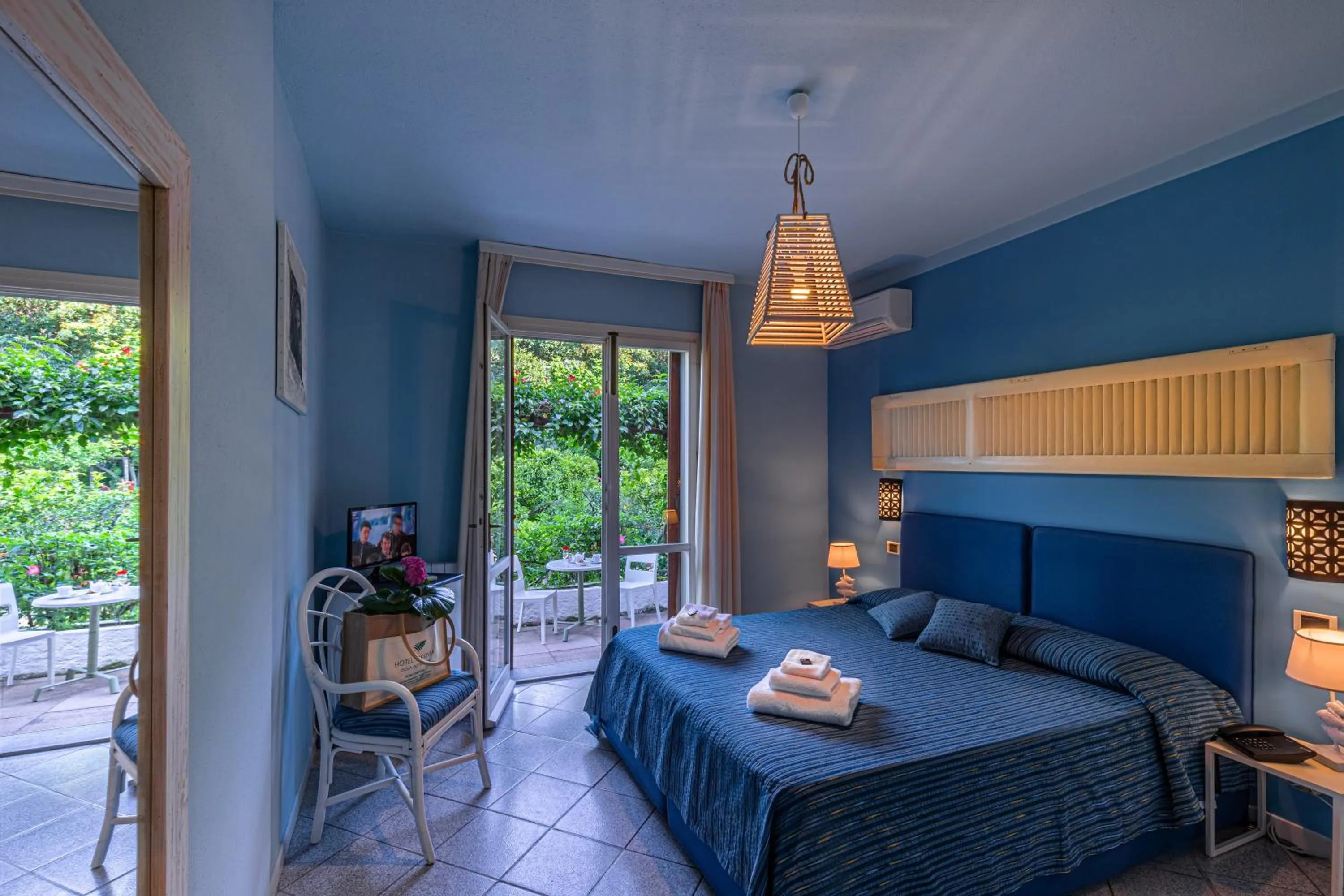 Photo of the whole room, Bed in Hotel Cernia Isola Botanica