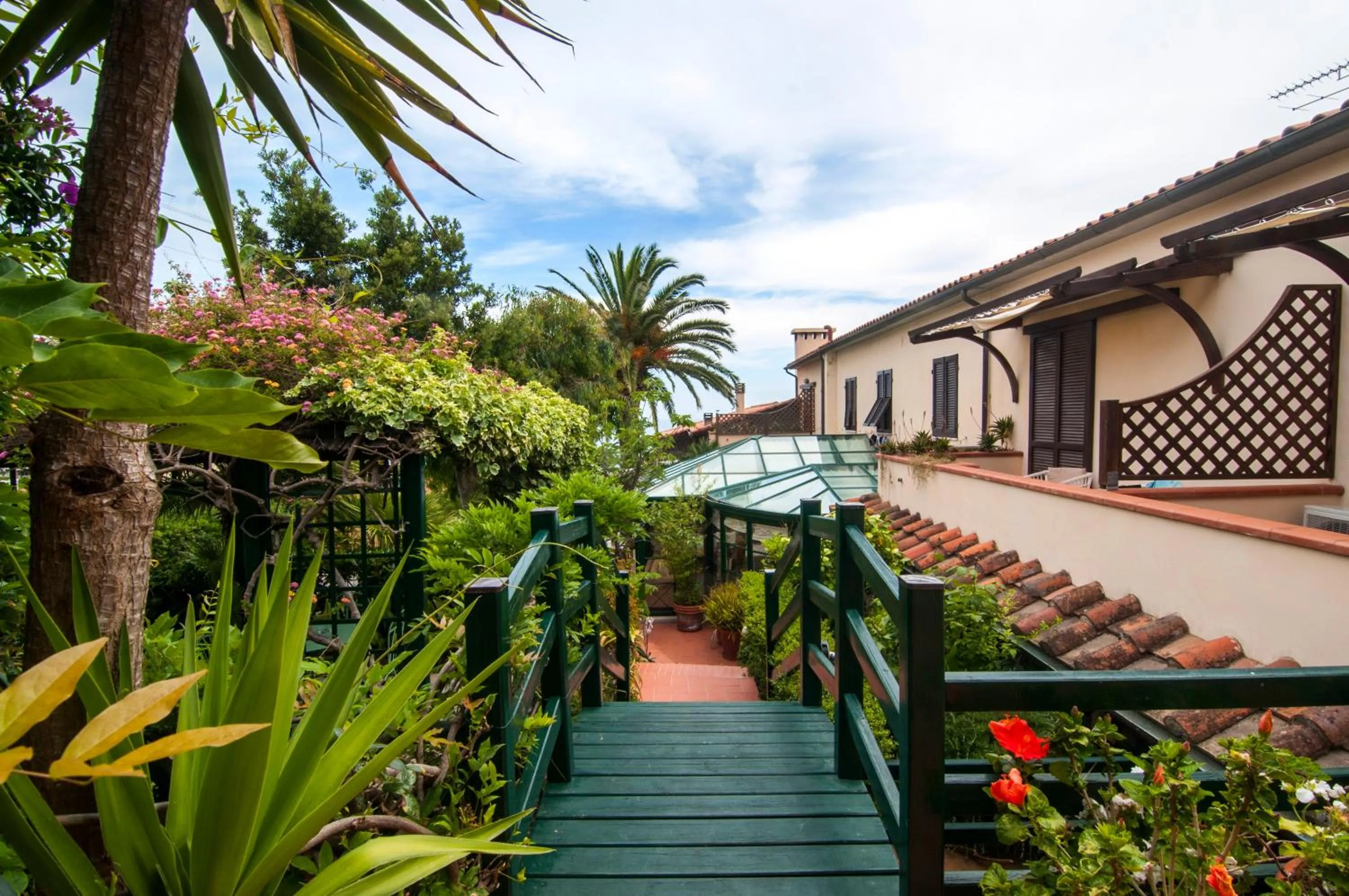 Facade/entrance in Hotel Cernia Isola Botanica