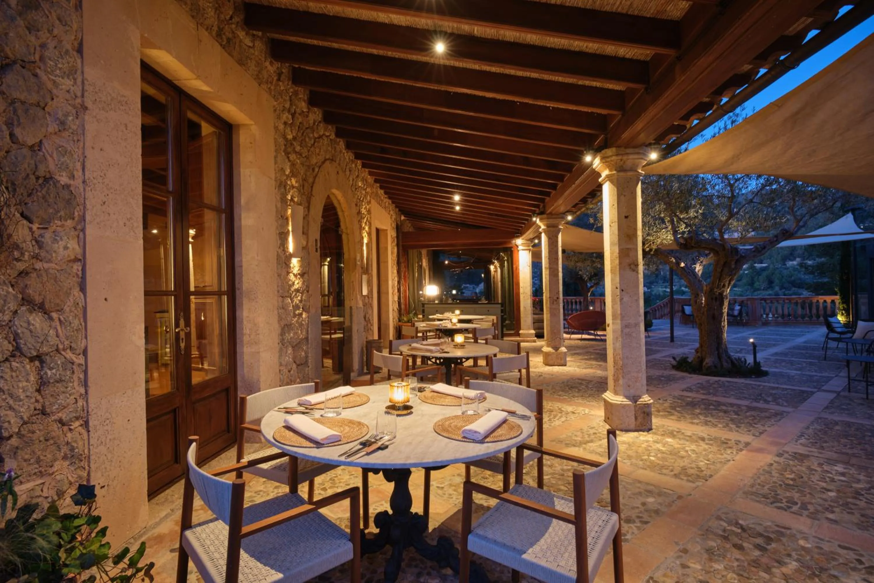 Restaurant/places to eat in Valldemossa Hotel