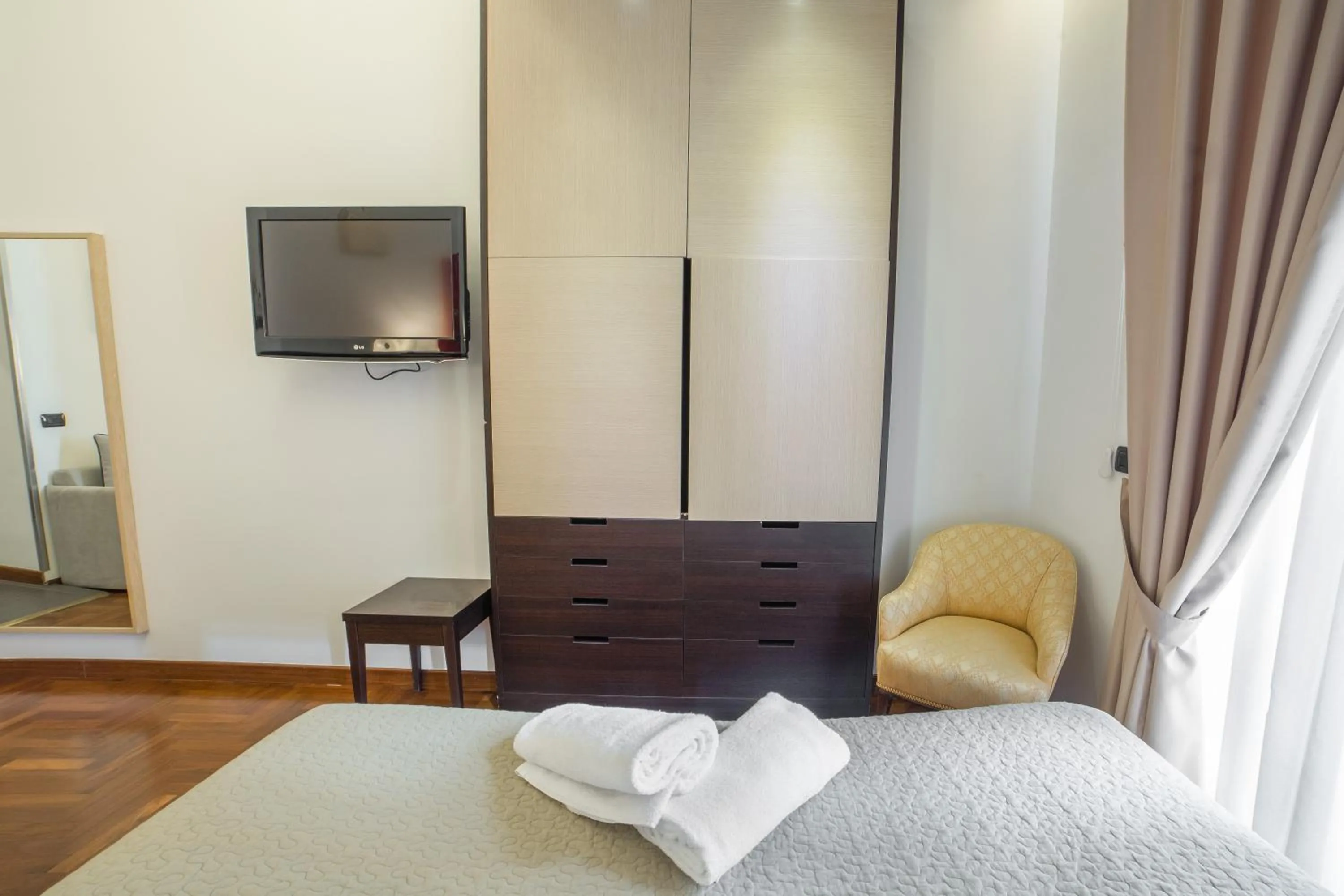 TV and multimedia, Bed in B&B Chiaia 32