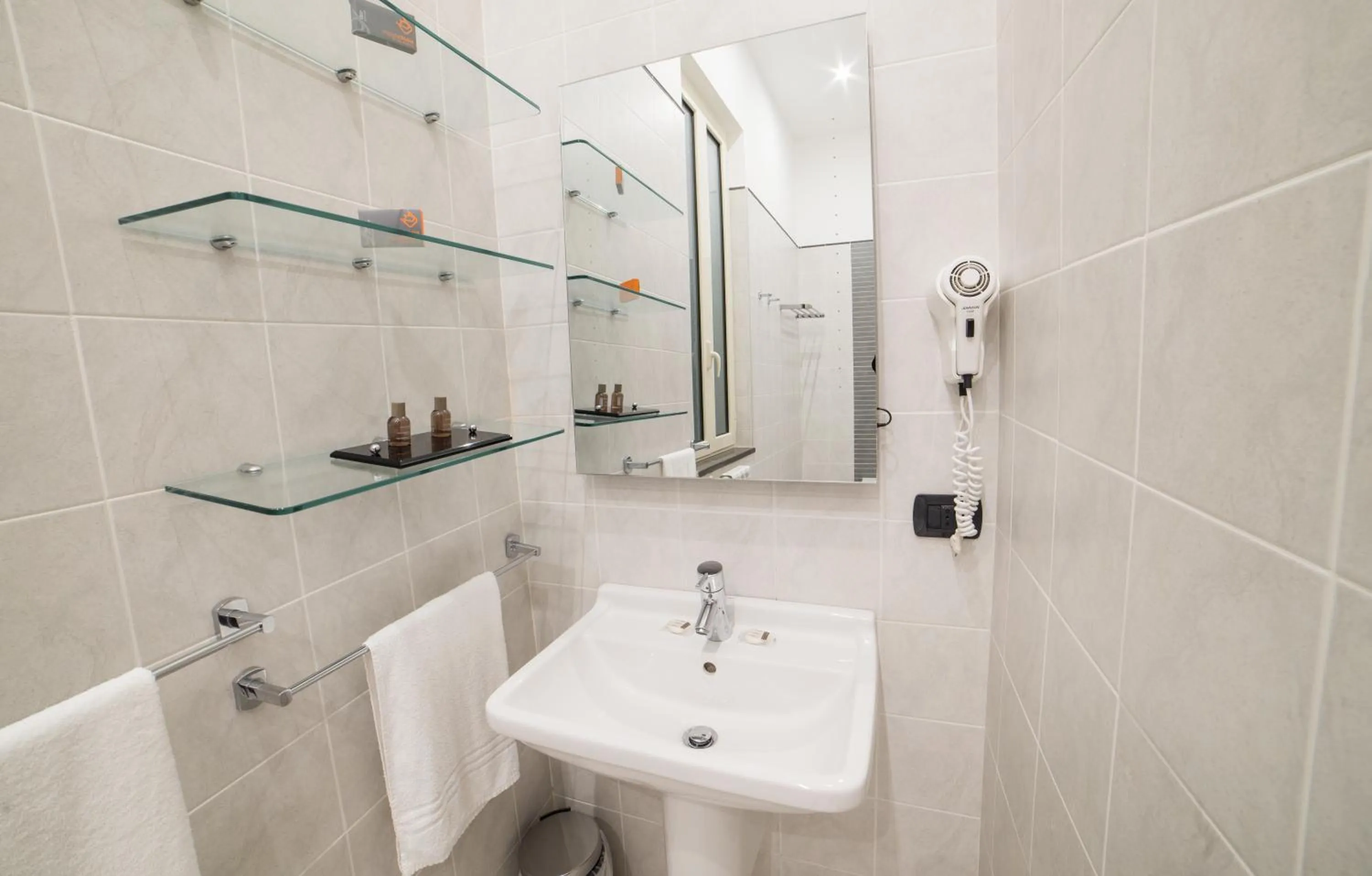 Bathroom in B&B Chiaia 32