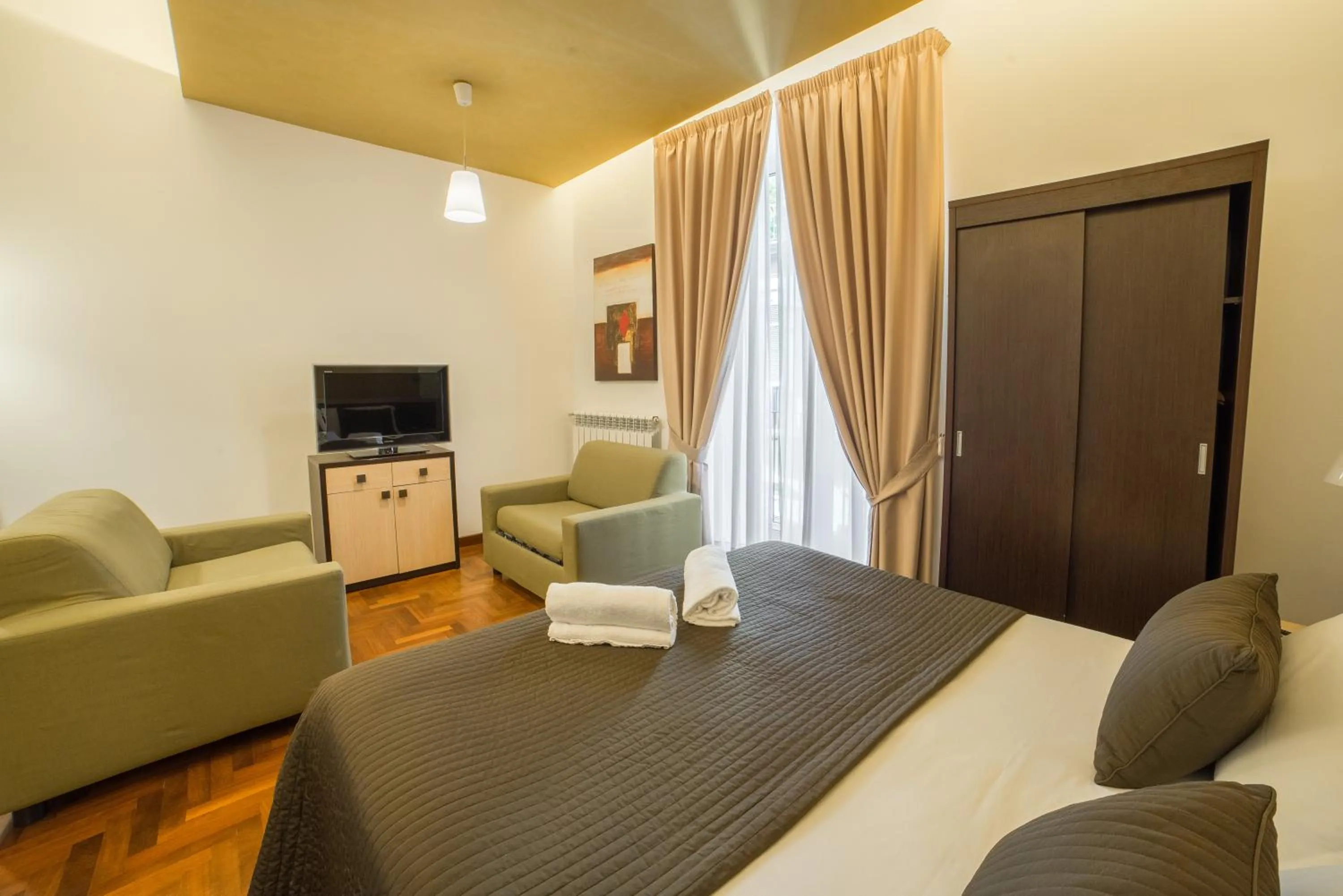 TV and multimedia, Bed in B&B Chiaia 32