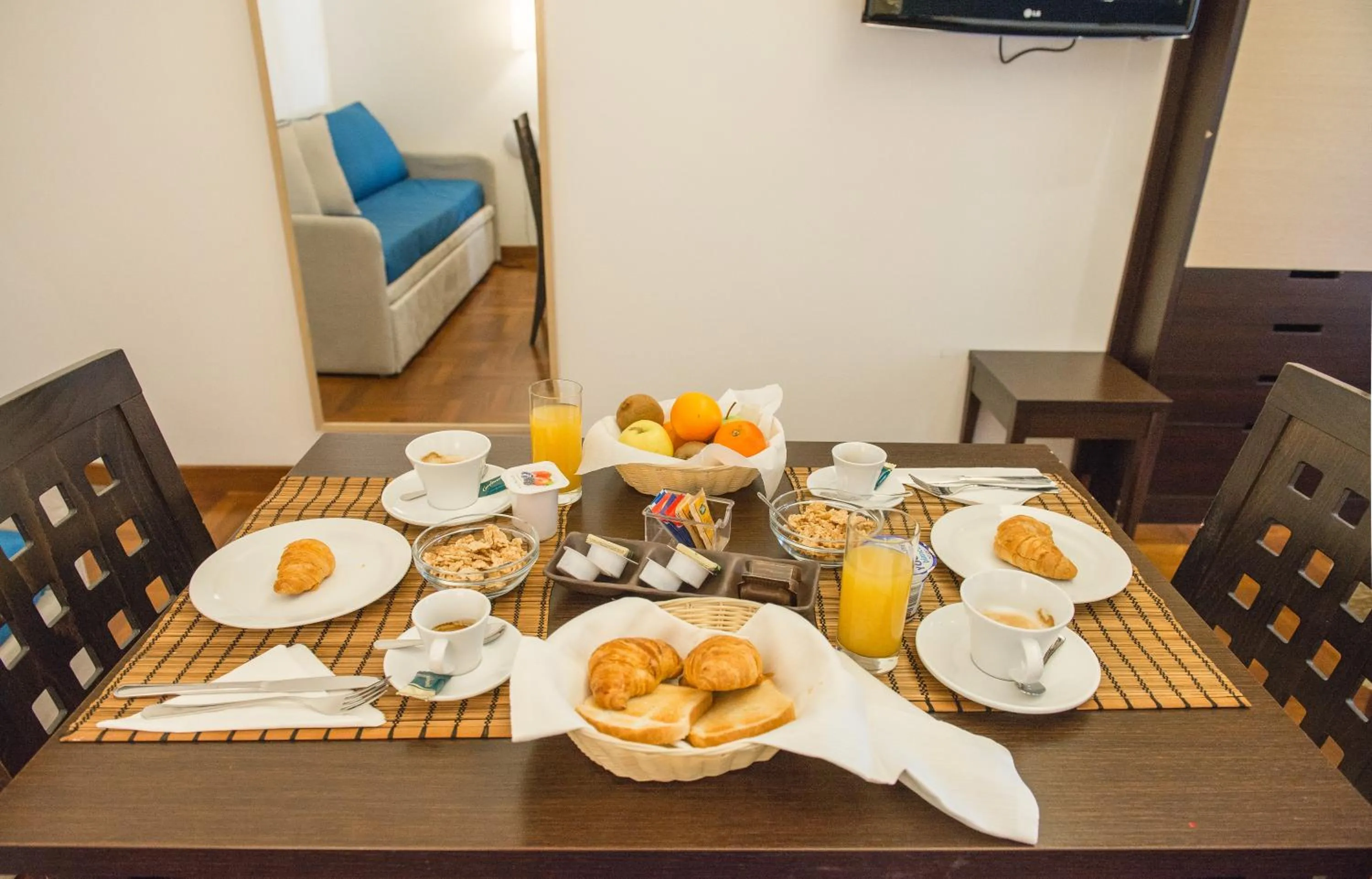 Breakfast in B&B Chiaia 32