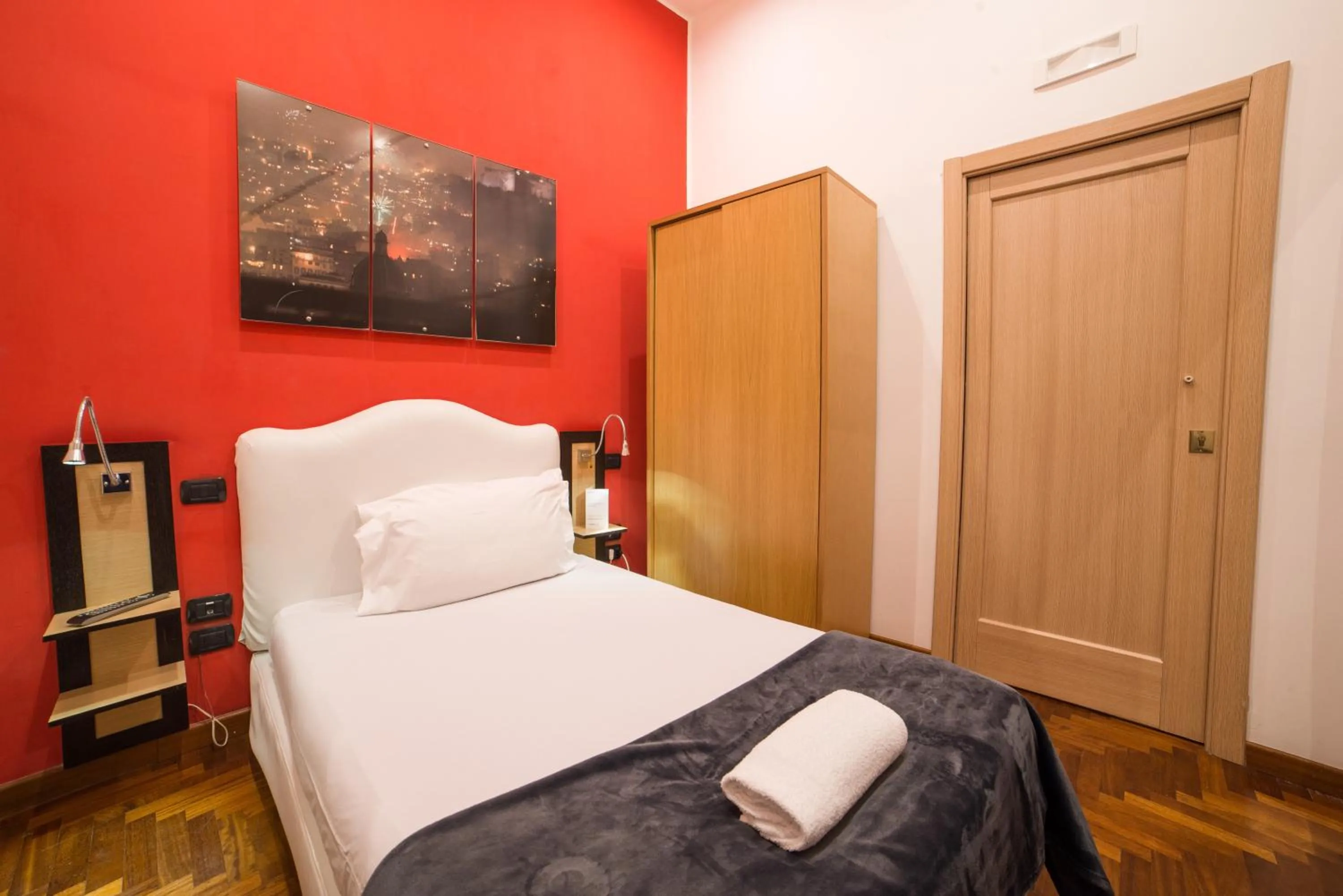 Bedroom, Bed in B&B Chiaia 32