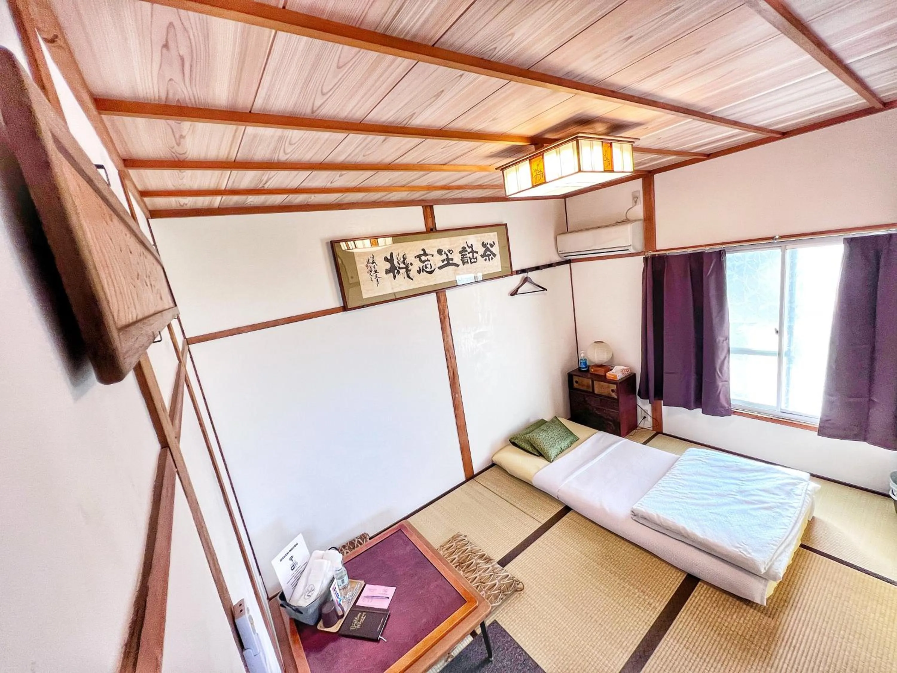 Bed in Bighem Maison