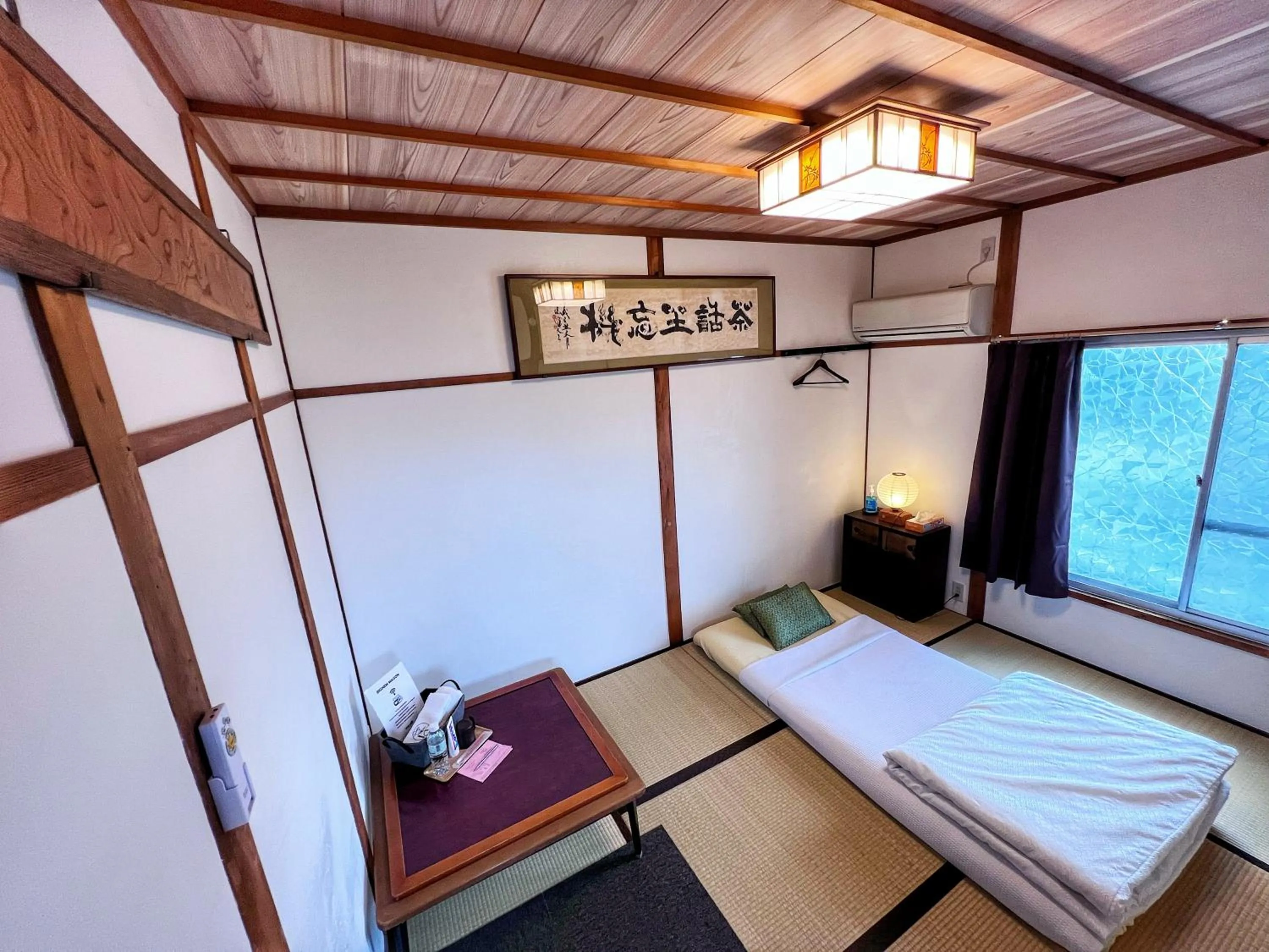 Bed in Bighem Maison