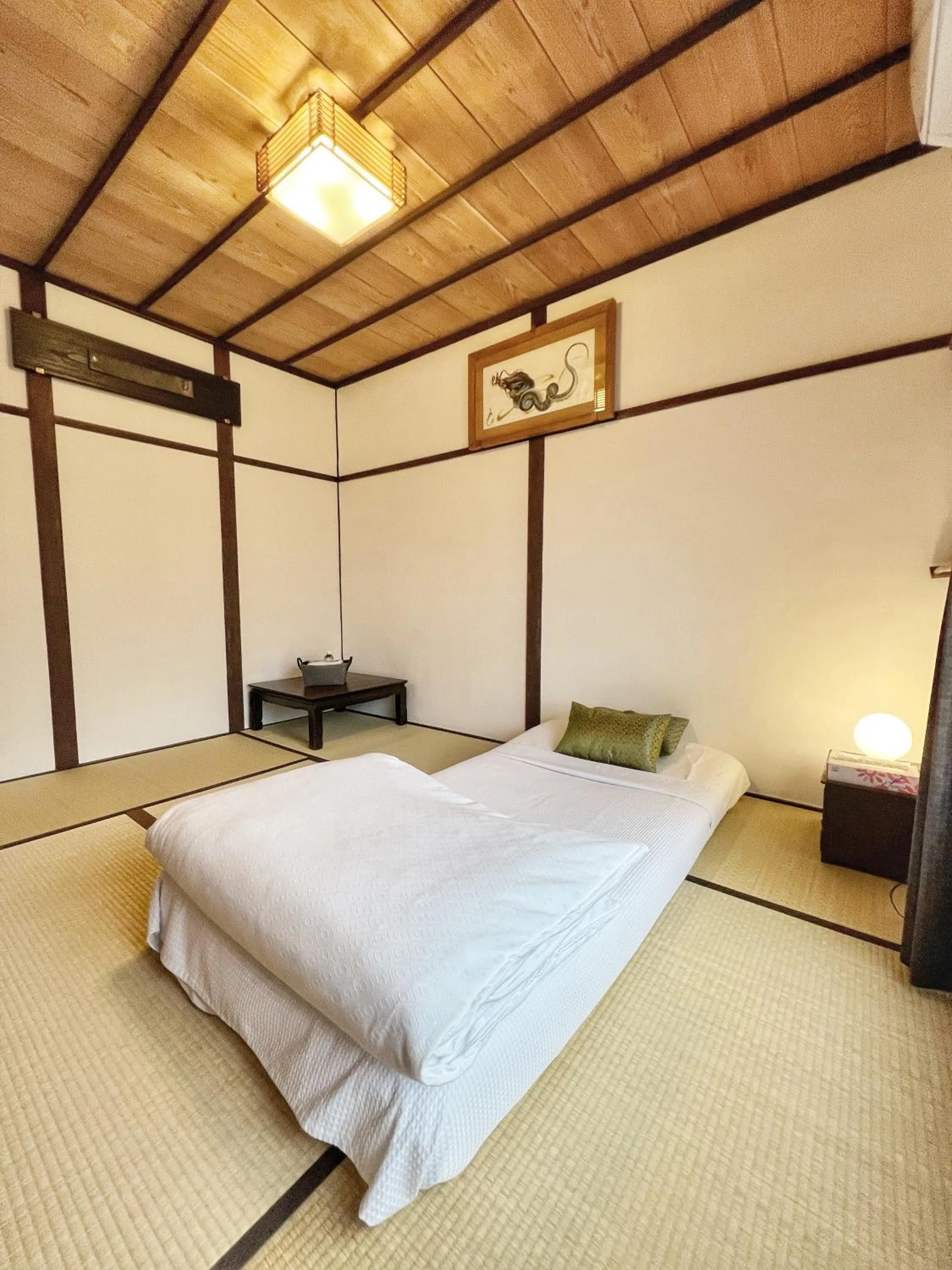 Bed in Bighem Maison