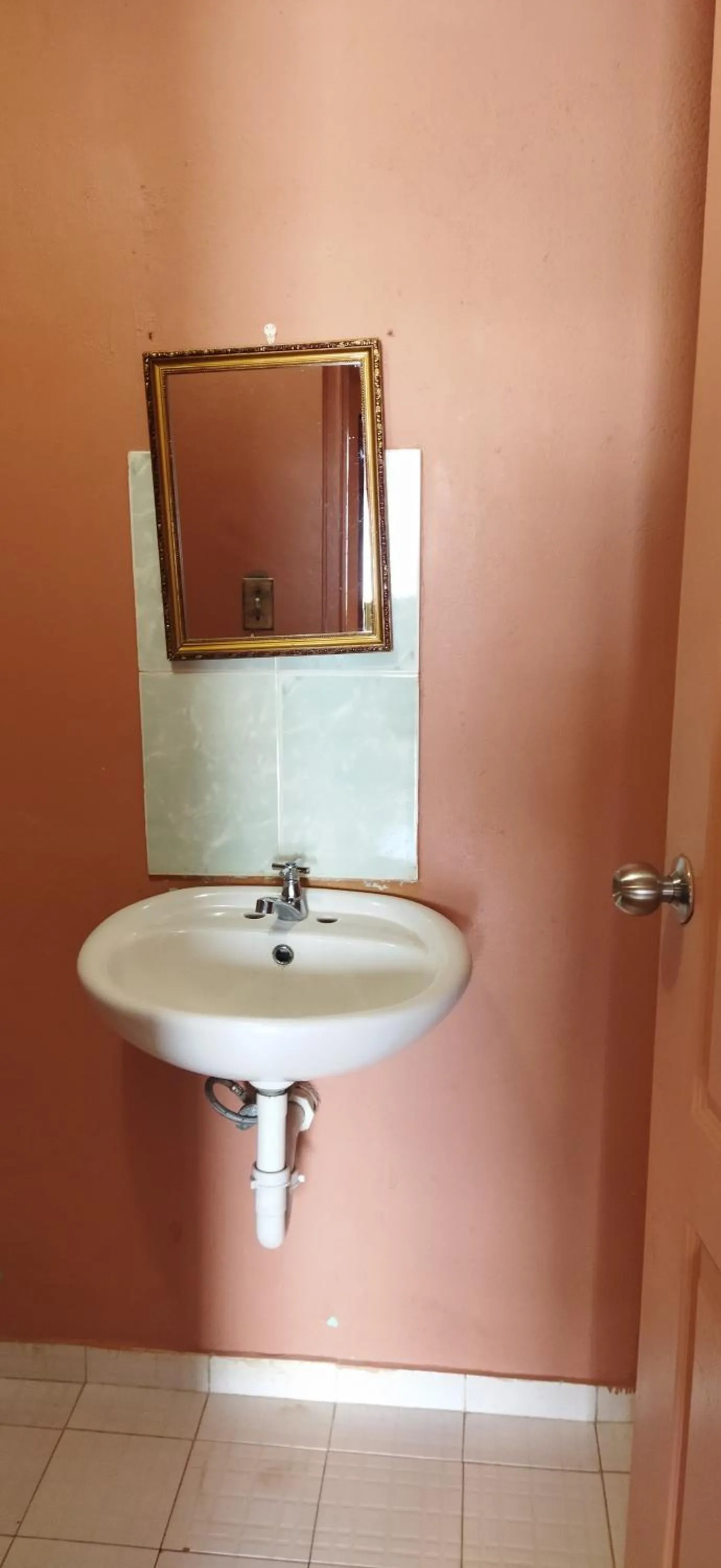 Toilet in Ofiuras Hostal