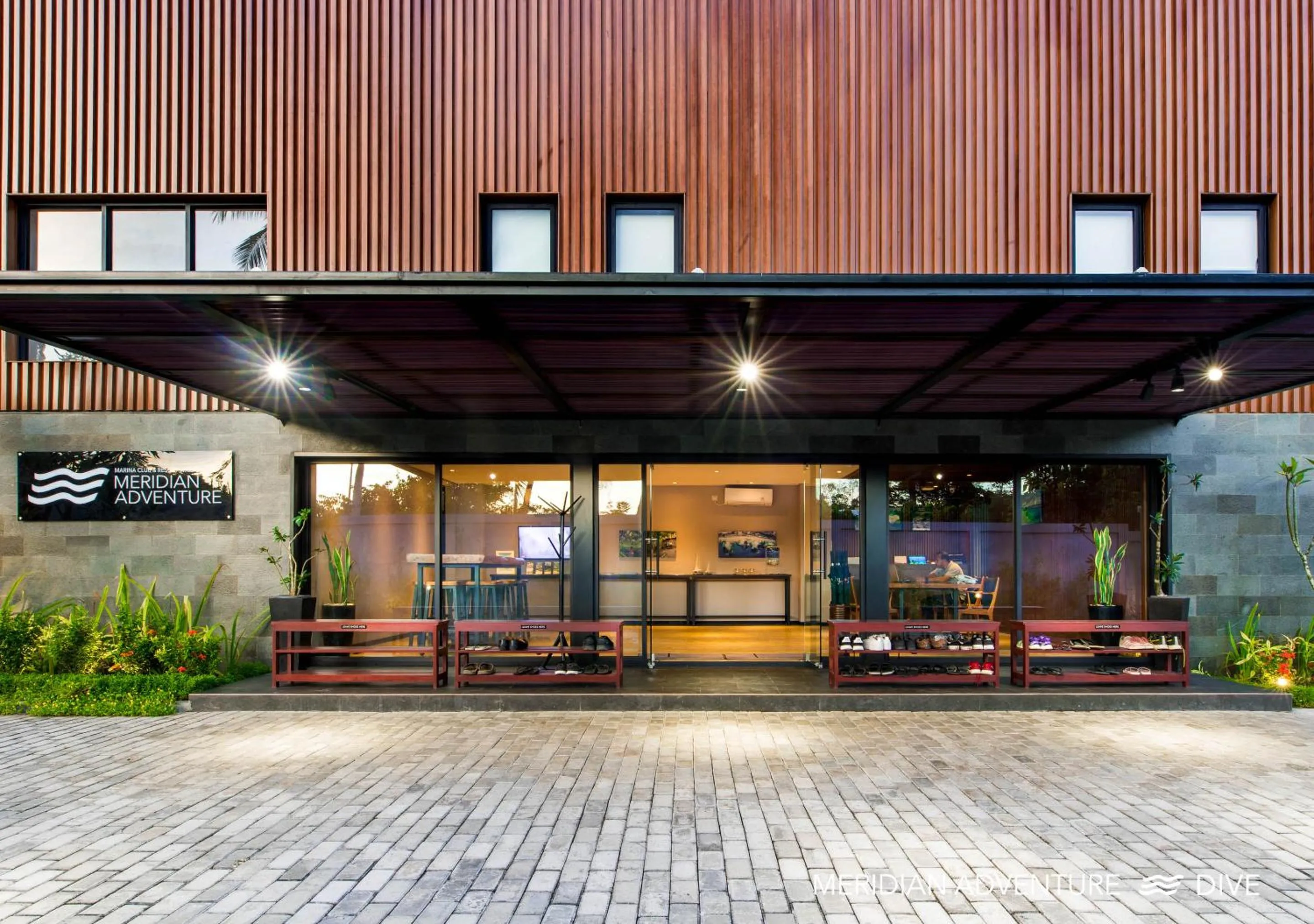 Facade/entrance in Meridian Adventure Marina Club & Resort