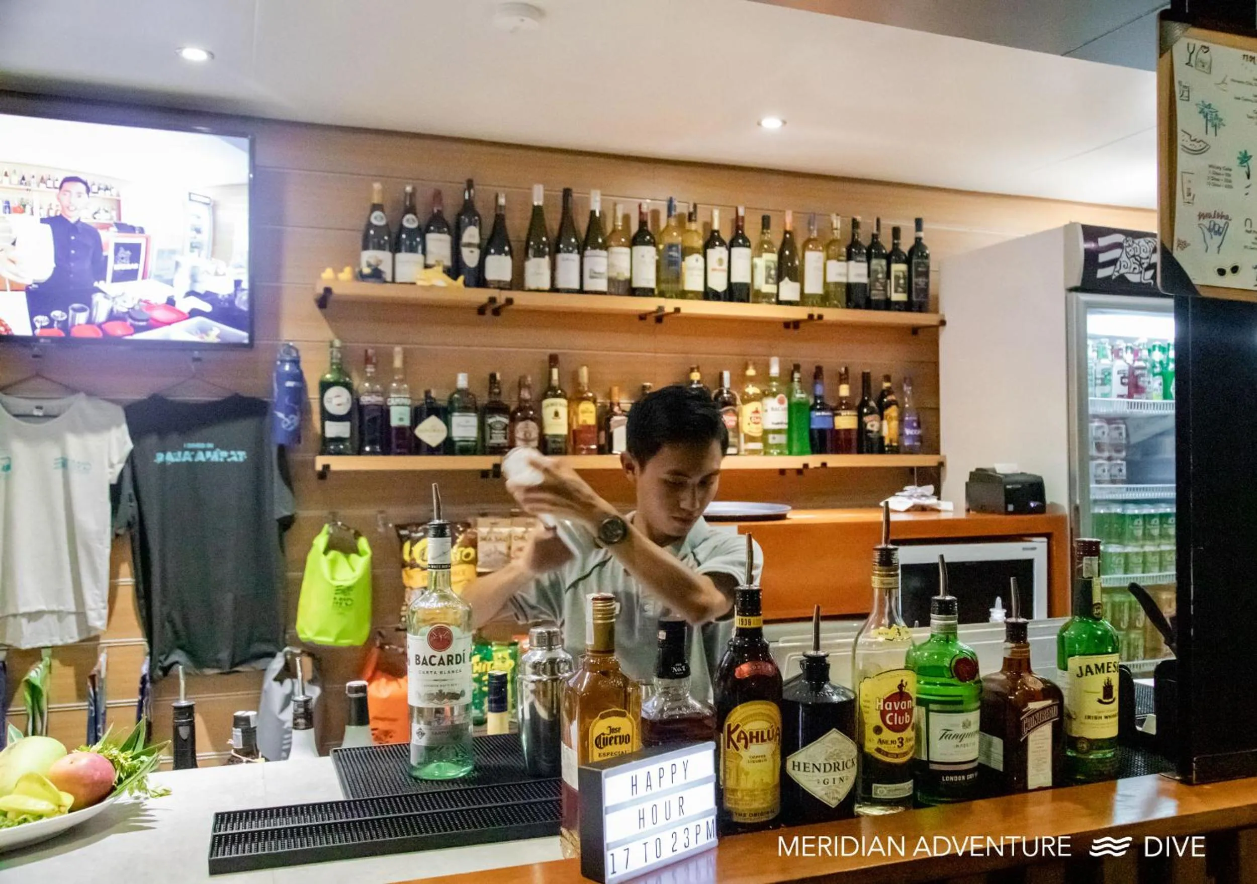 Staff in Meridian Adventure Marina Club & Resort