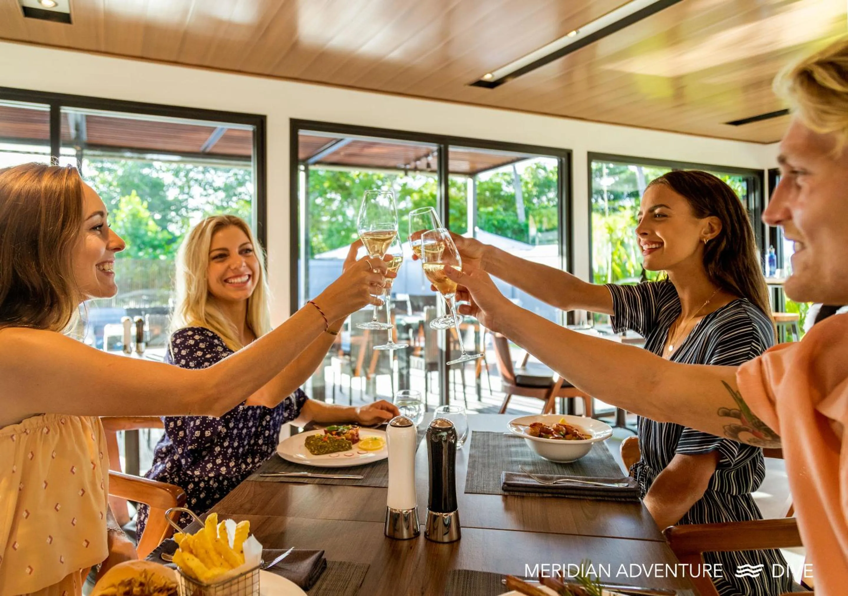 Restaurant/places to eat in Meridian Adventure Marina Club & Resort