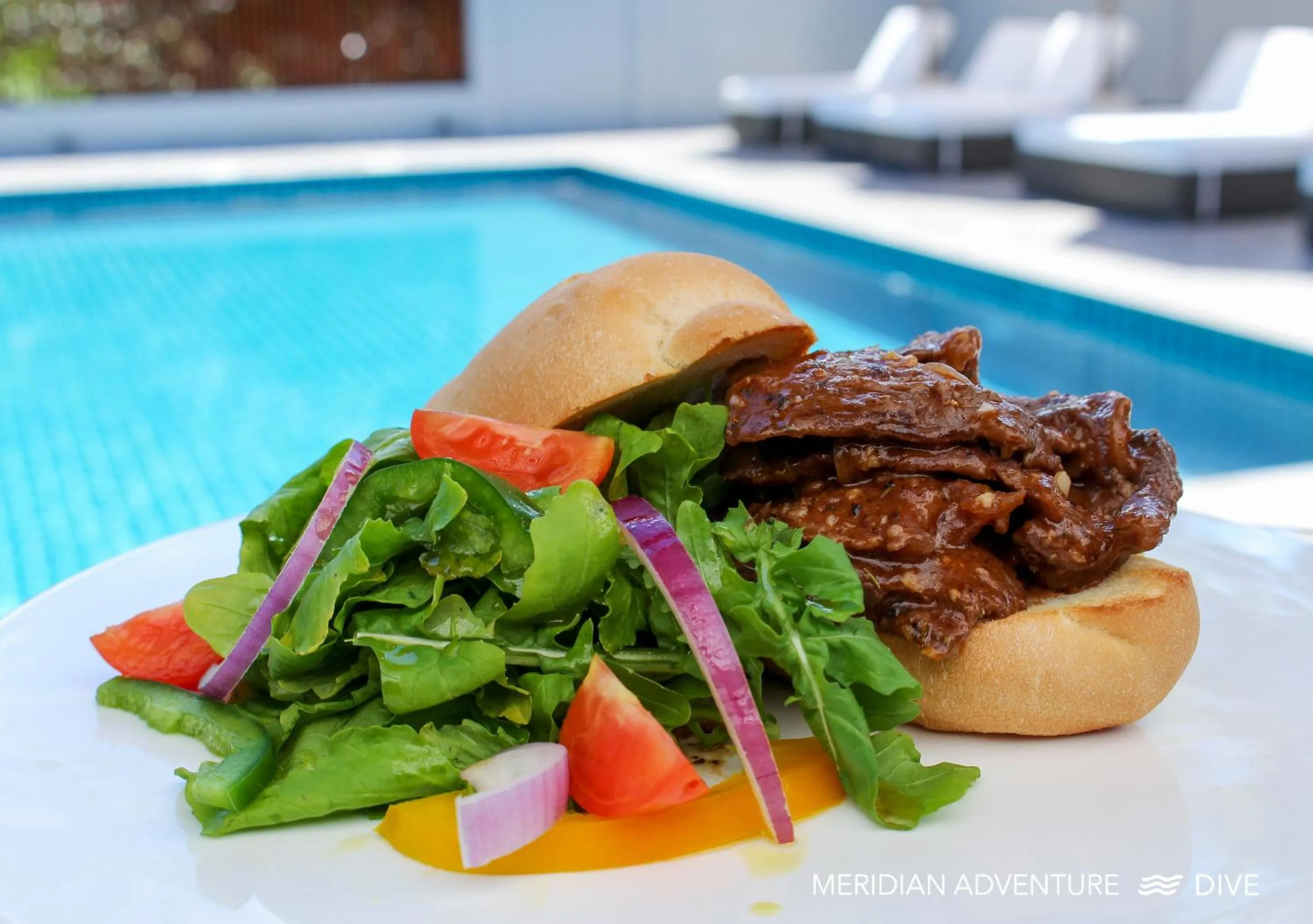 Food and drinks in Meridian Adventure Marina Club & Resort