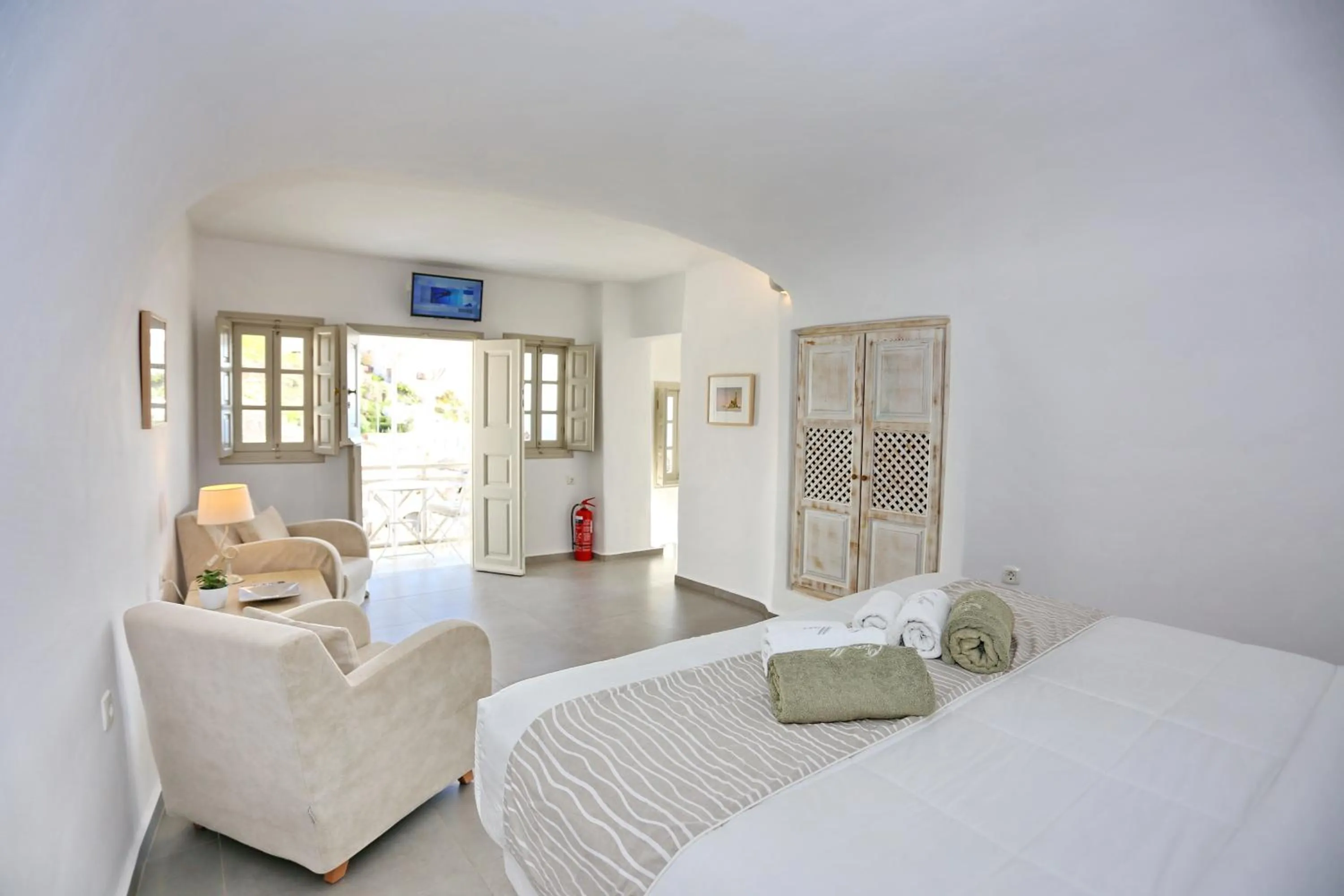 Bedroom, Bed in Oia Mare Villas