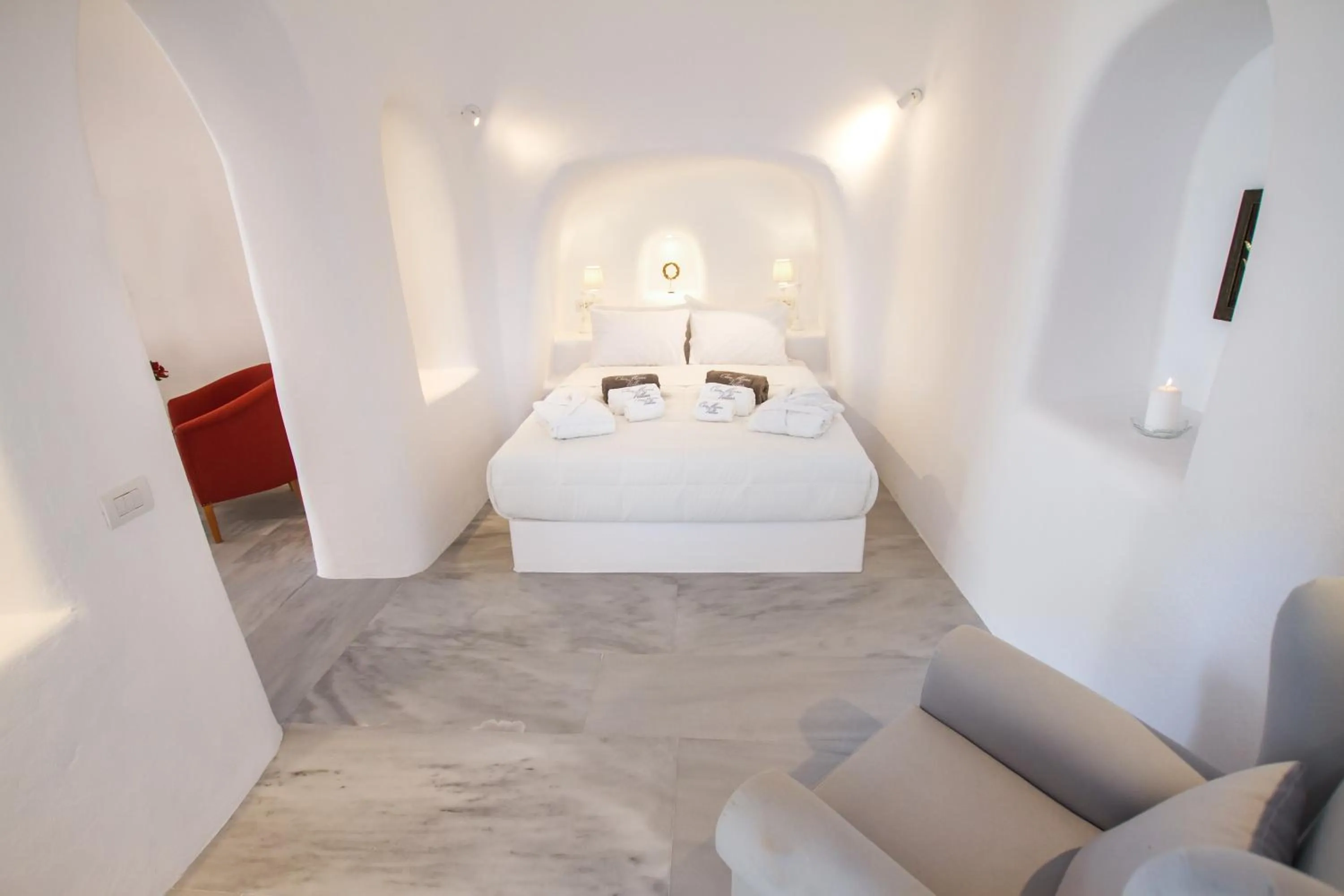 Bedroom, Bed in Oia Mare Villas