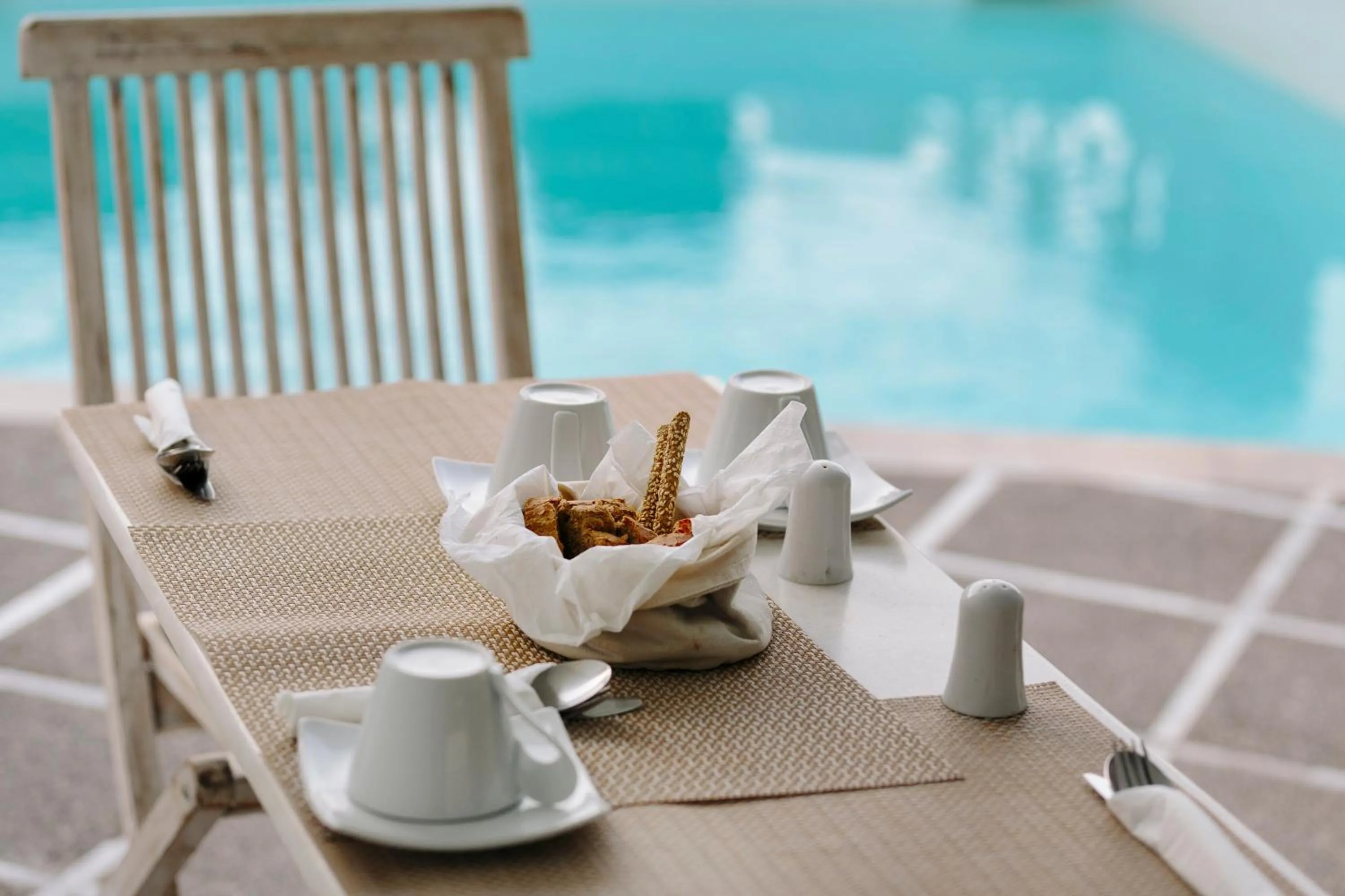 Food and drinks in Oia Mare Villas