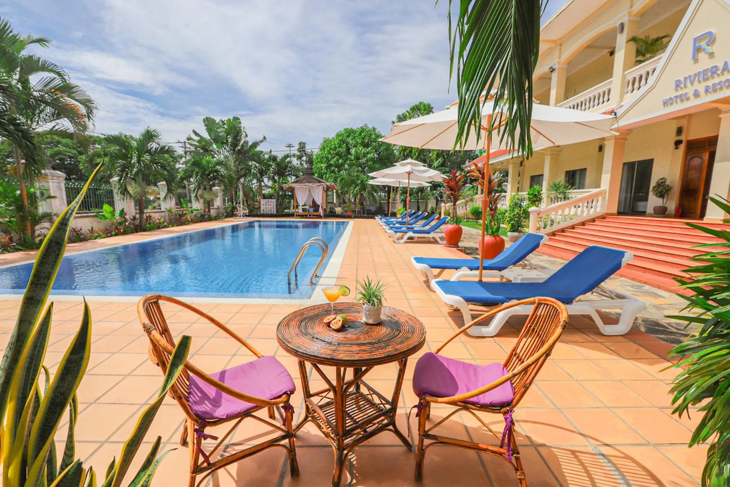 Garden in Riviera Hotel & Resort Kep