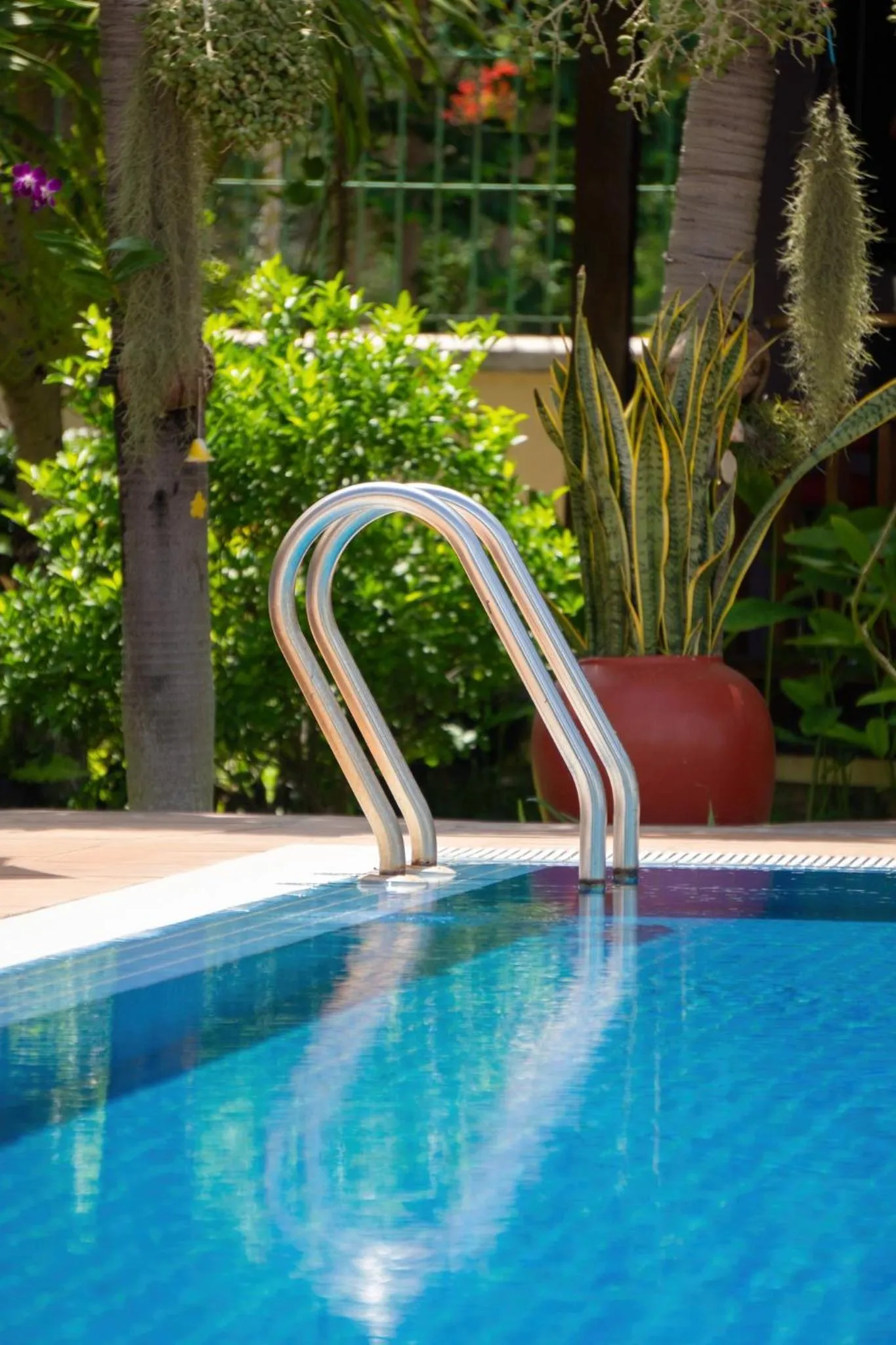 Swimming pool in Riviera Hotel & Resort Kep