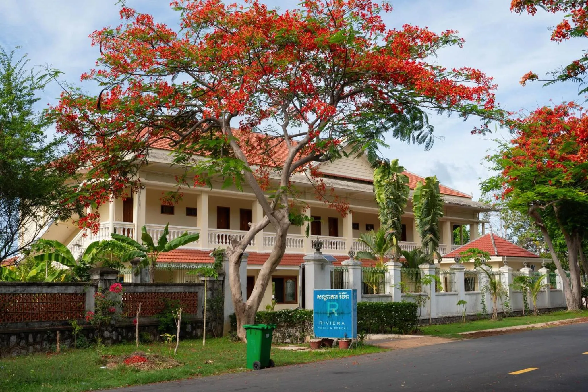 Spring in Riviera Hotel & Resort Kep