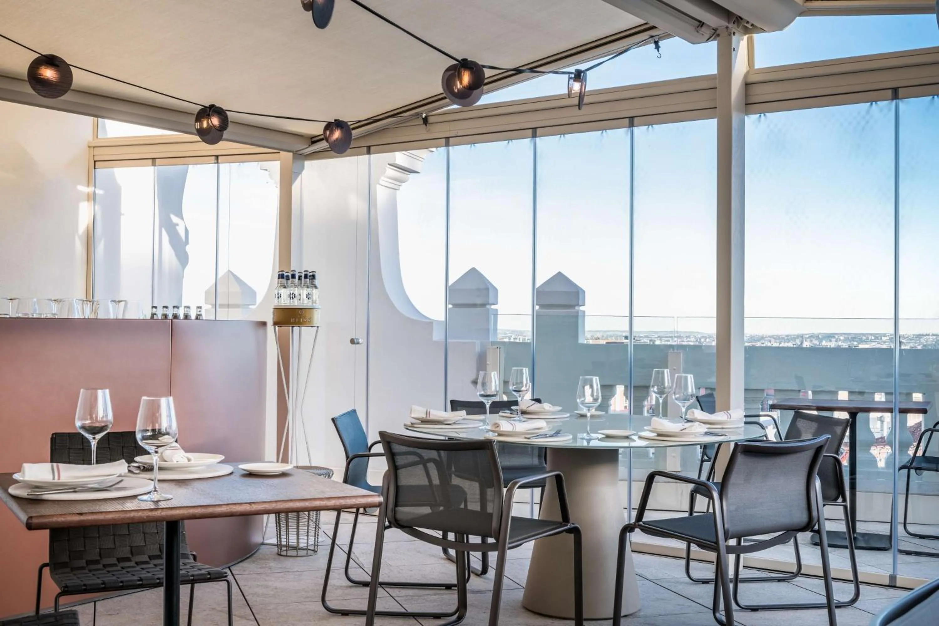 Restaurant/places to eat in NH Collection Madrid Gran Vía