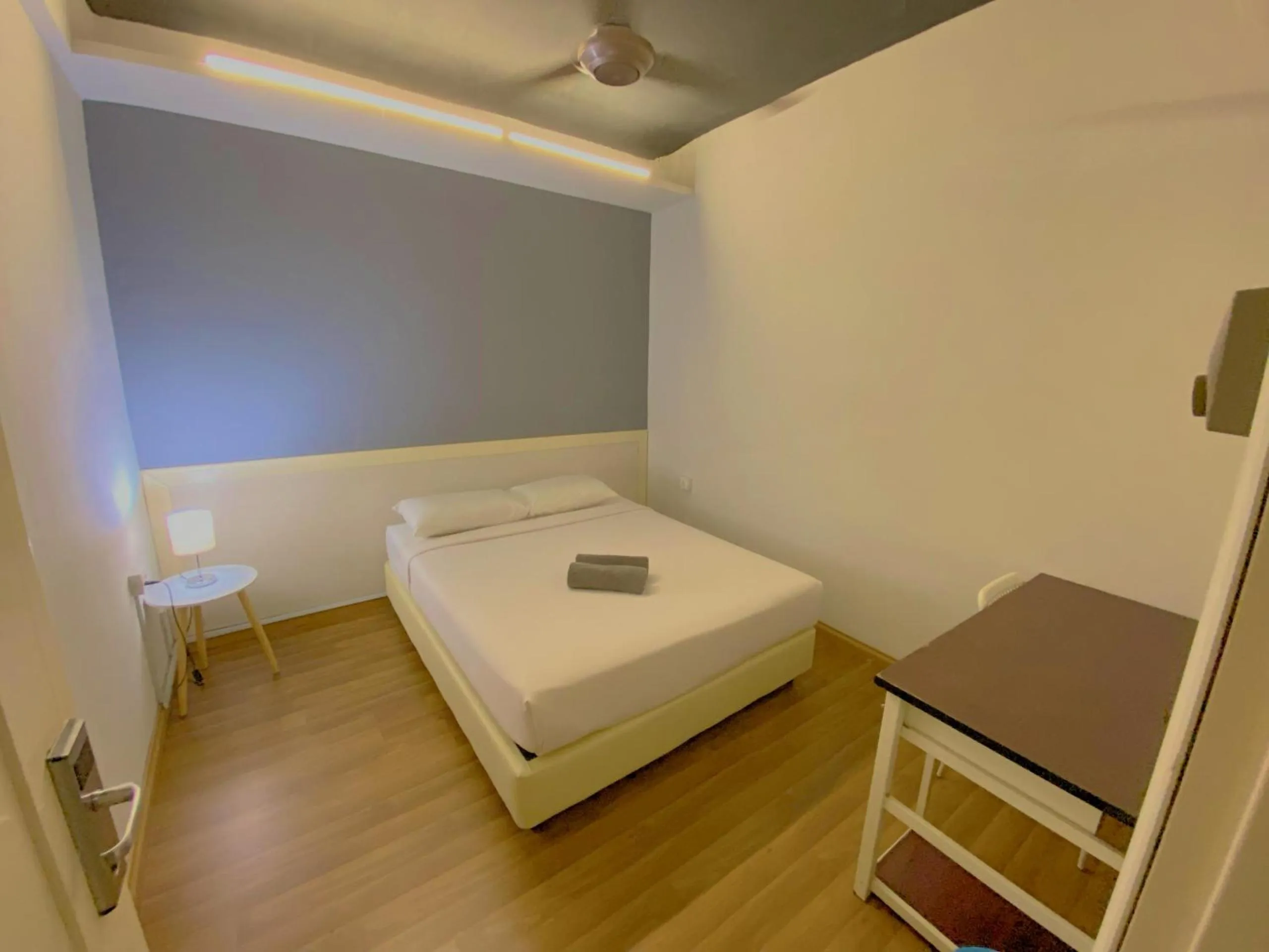 Bedroom, Bed in Travelogue Guest House