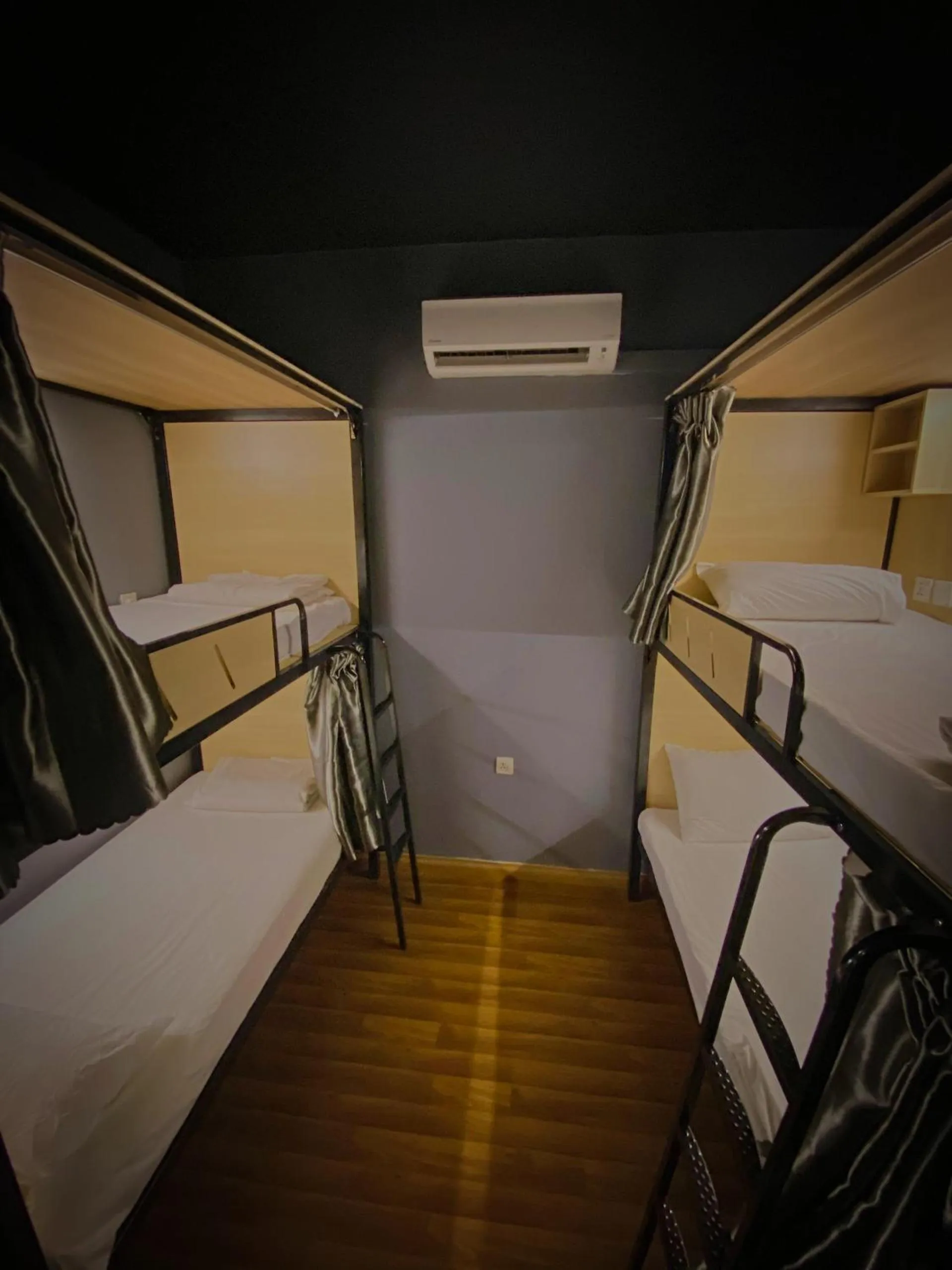 Bed in Travelogue Guest House