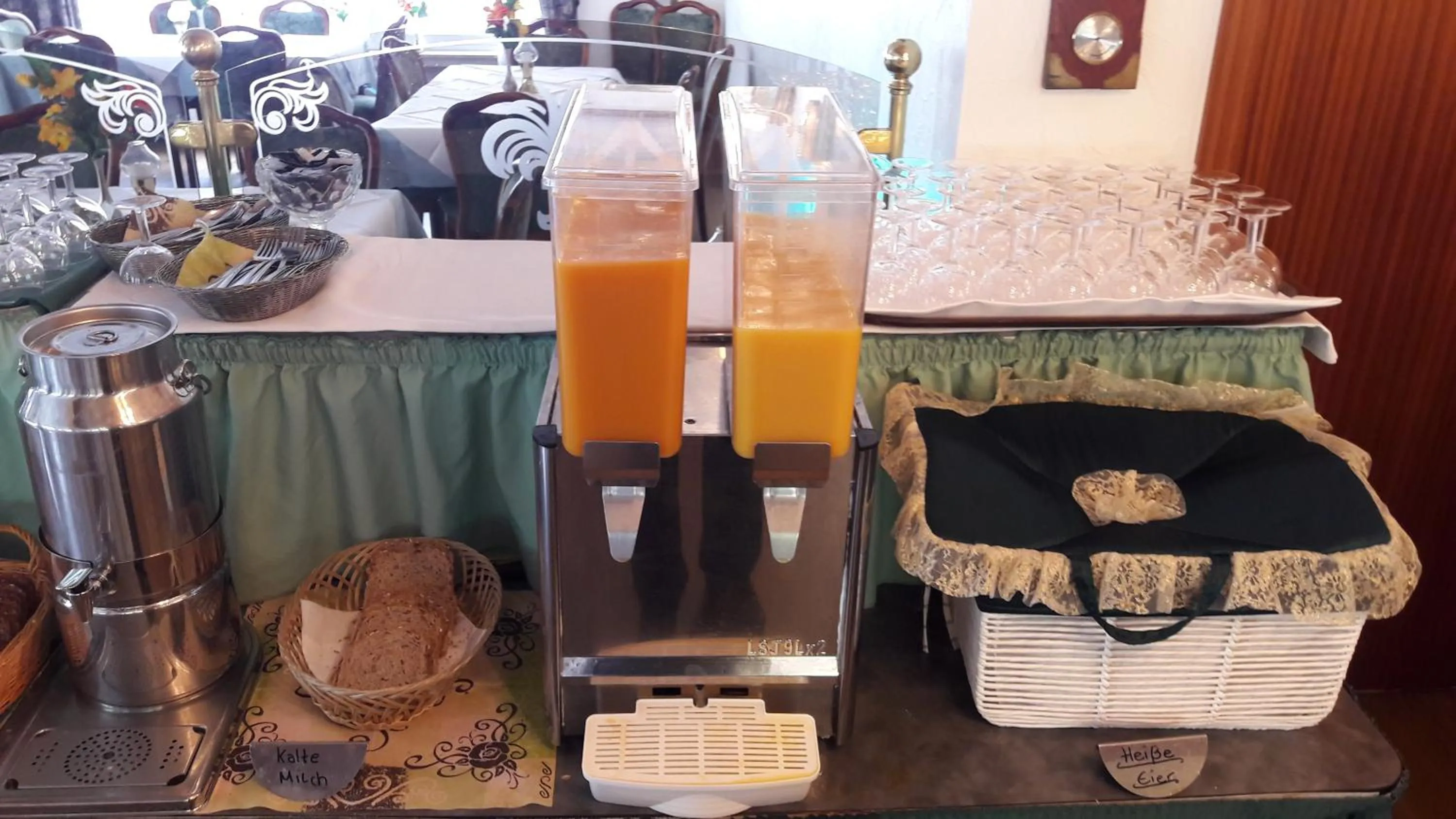 Buffet breakfast in Hotel Seemöwe