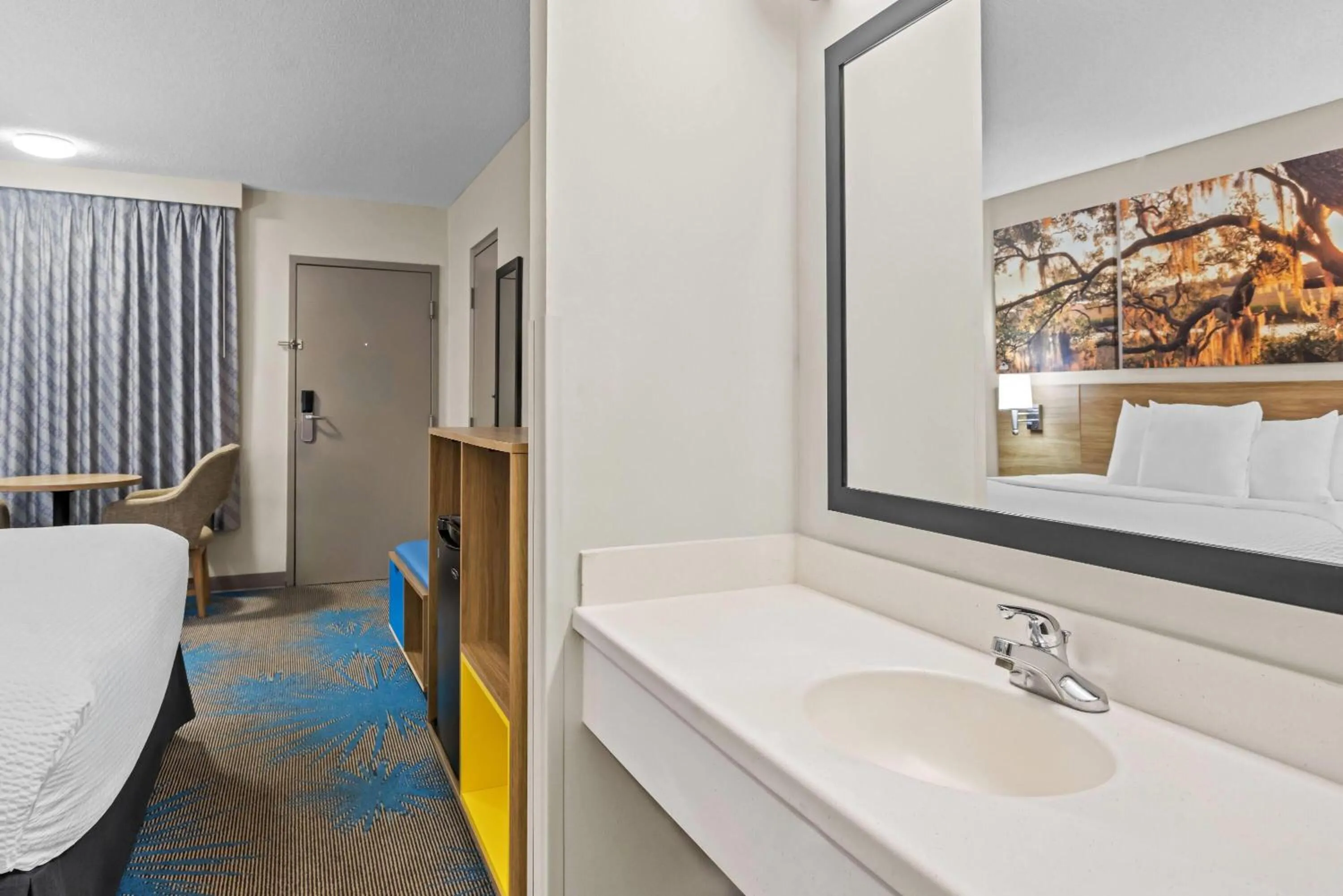 Bed in Days Inn by Wyndham Valdosta I-75