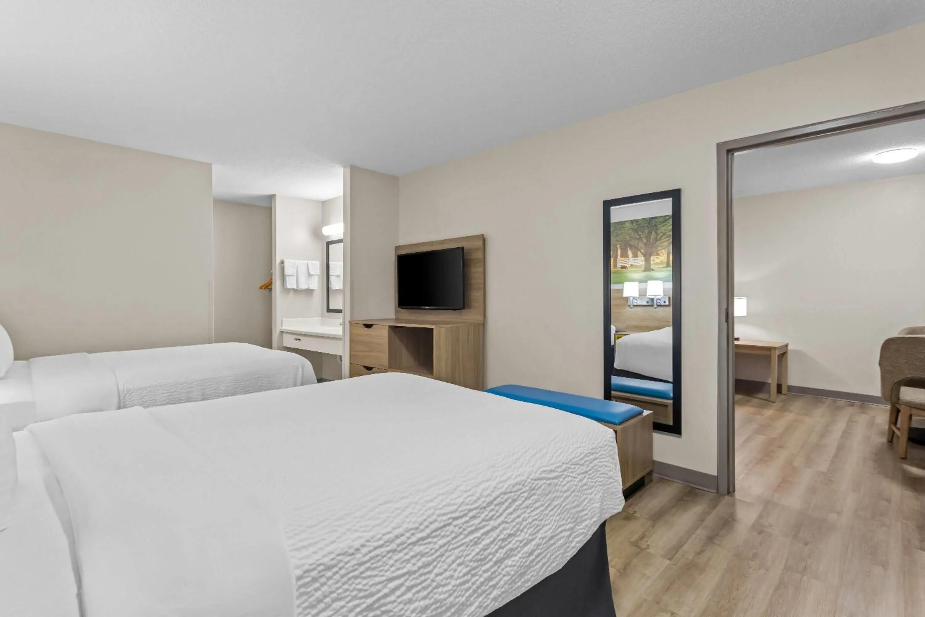 Photo of the whole room, Bed in Days Inn by Wyndham Valdosta I-75