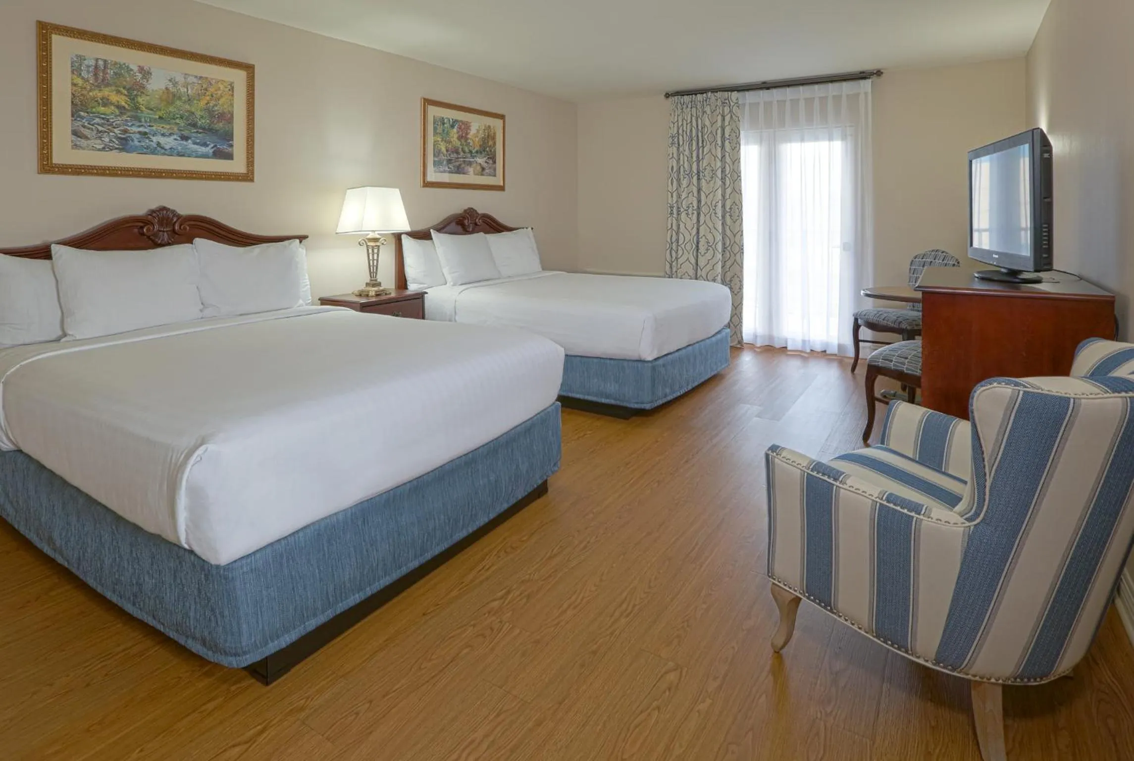 Photo of the whole room, Bed in Music Road Resort Hotel and Inn