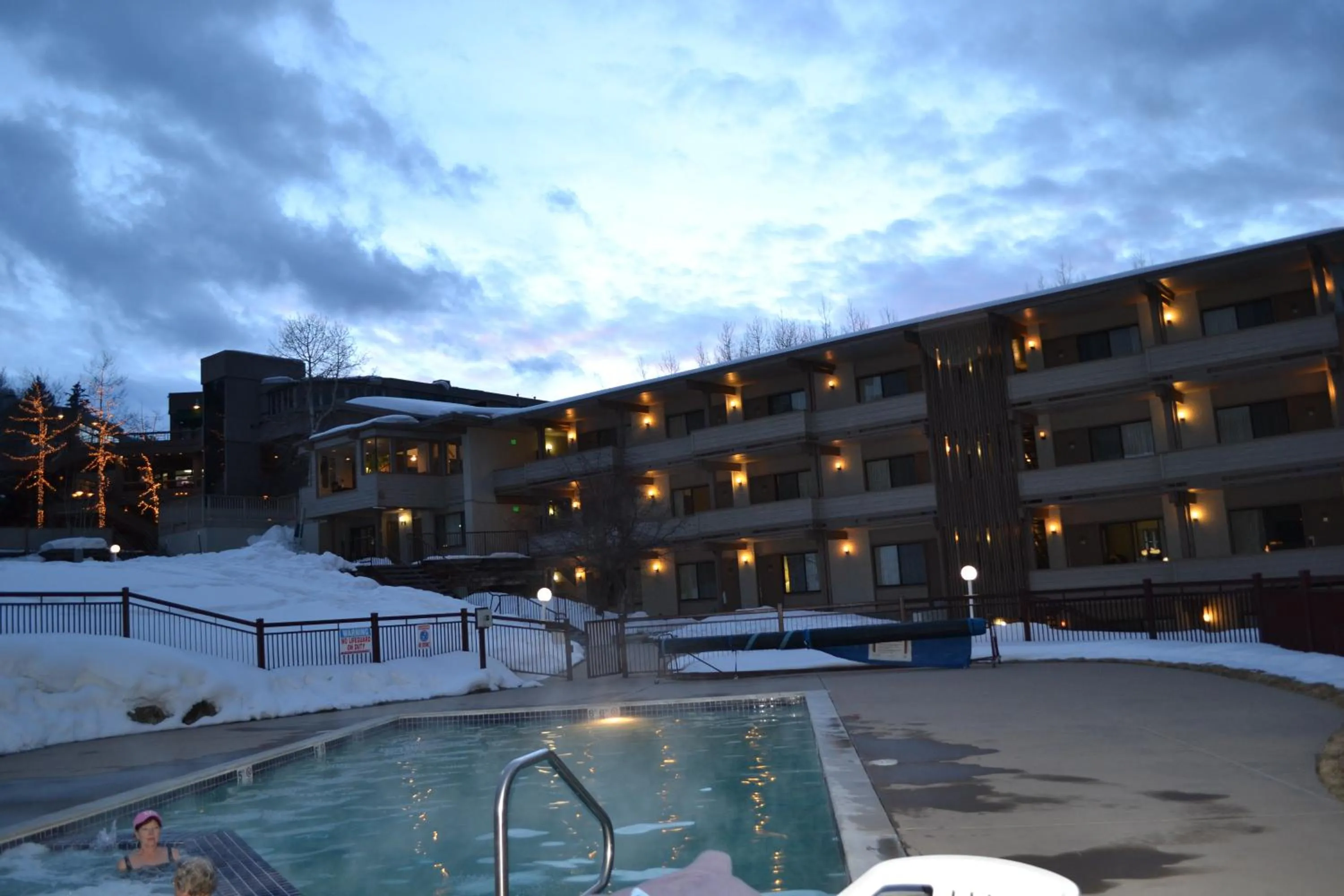 Hot Tub in Pokolodi Lodge