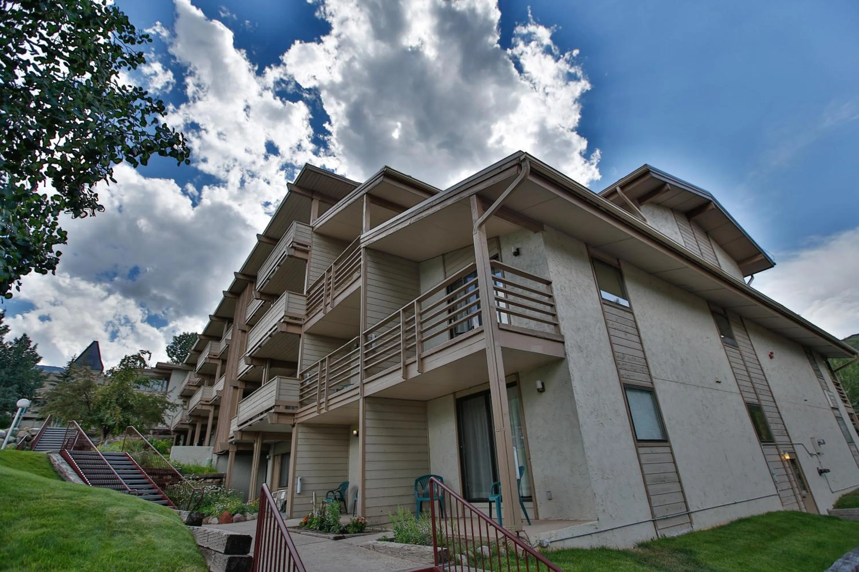 Property building in Pokolodi Lodge