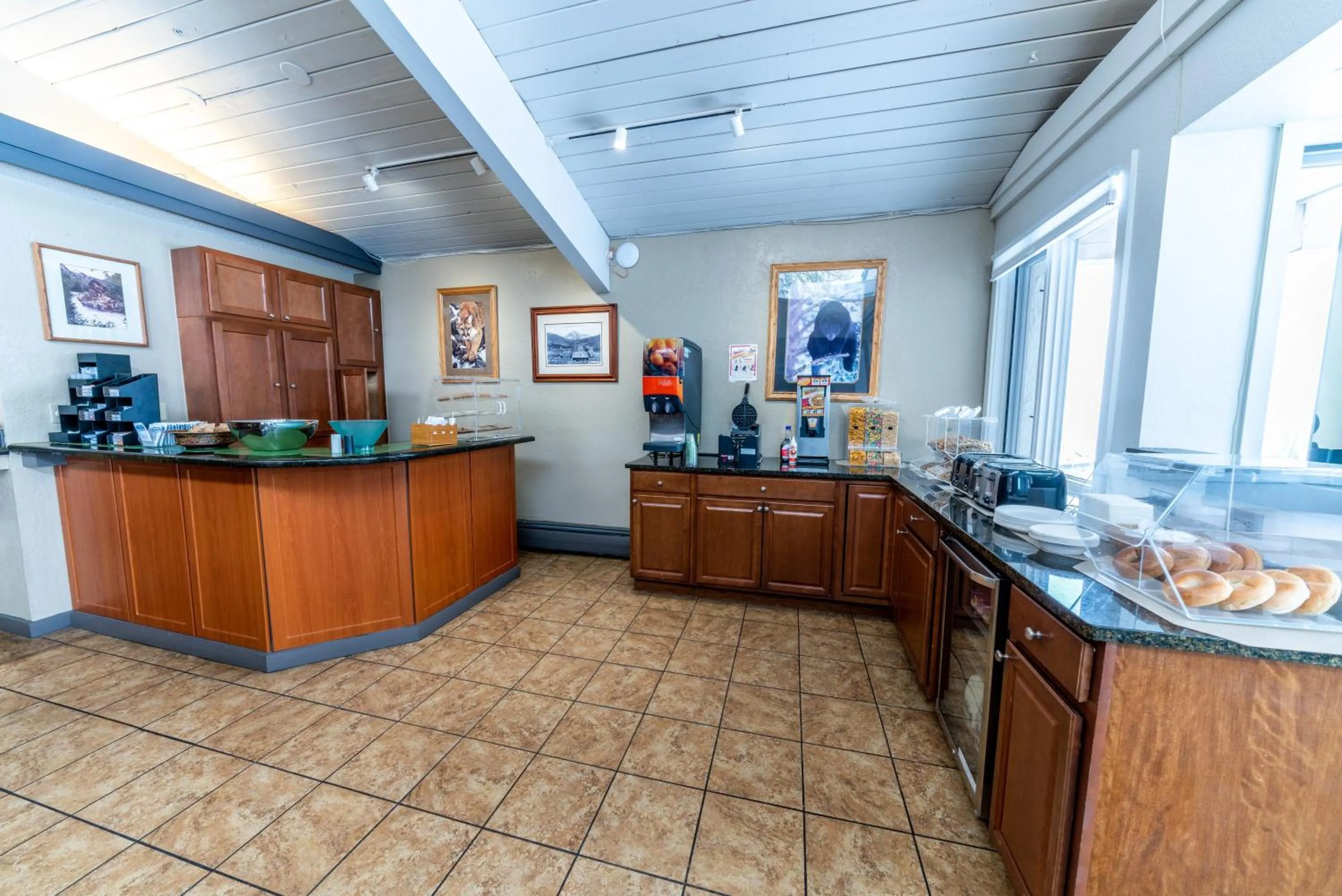 Food in Pokolodi Lodge