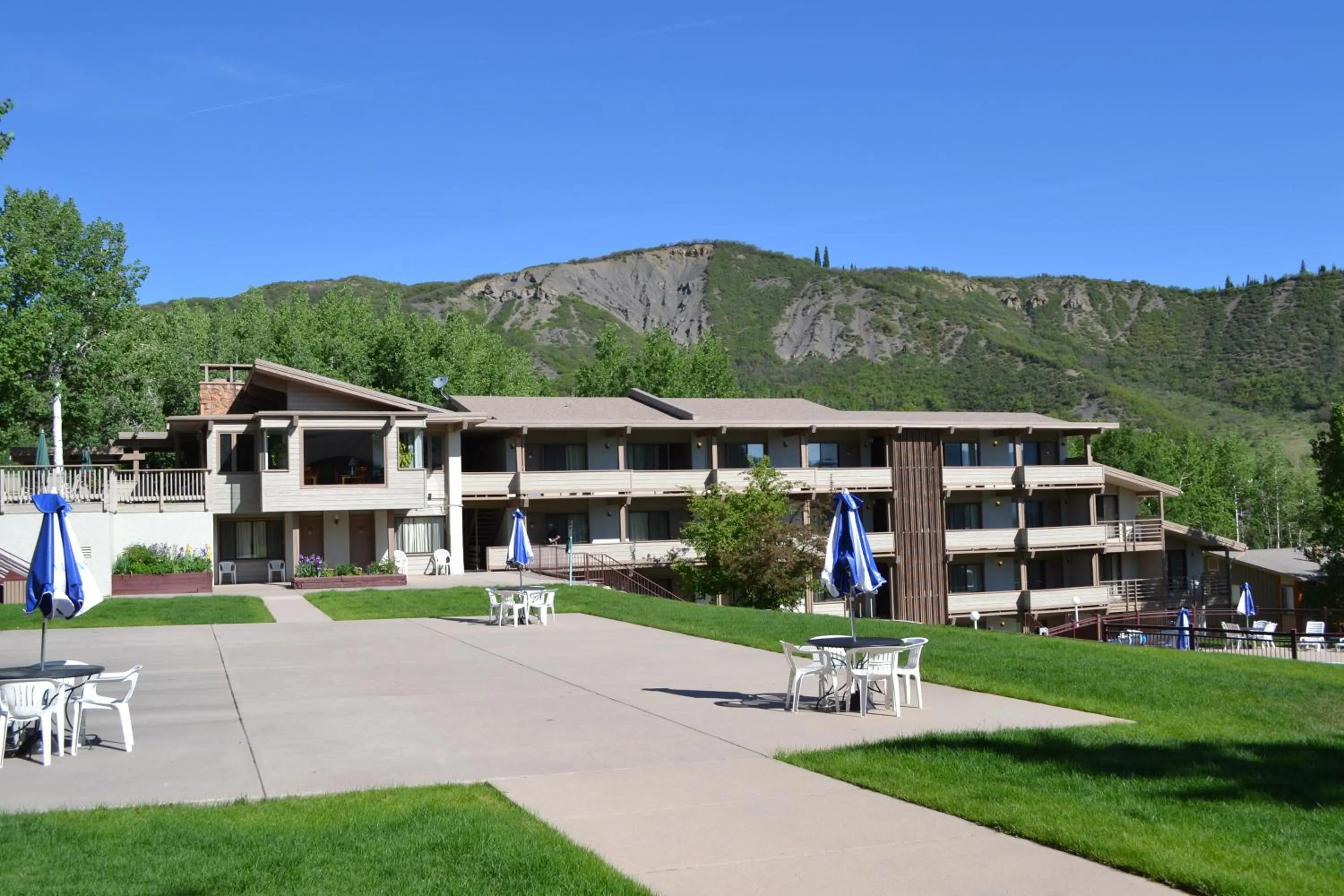 Property building in Pokolodi Lodge