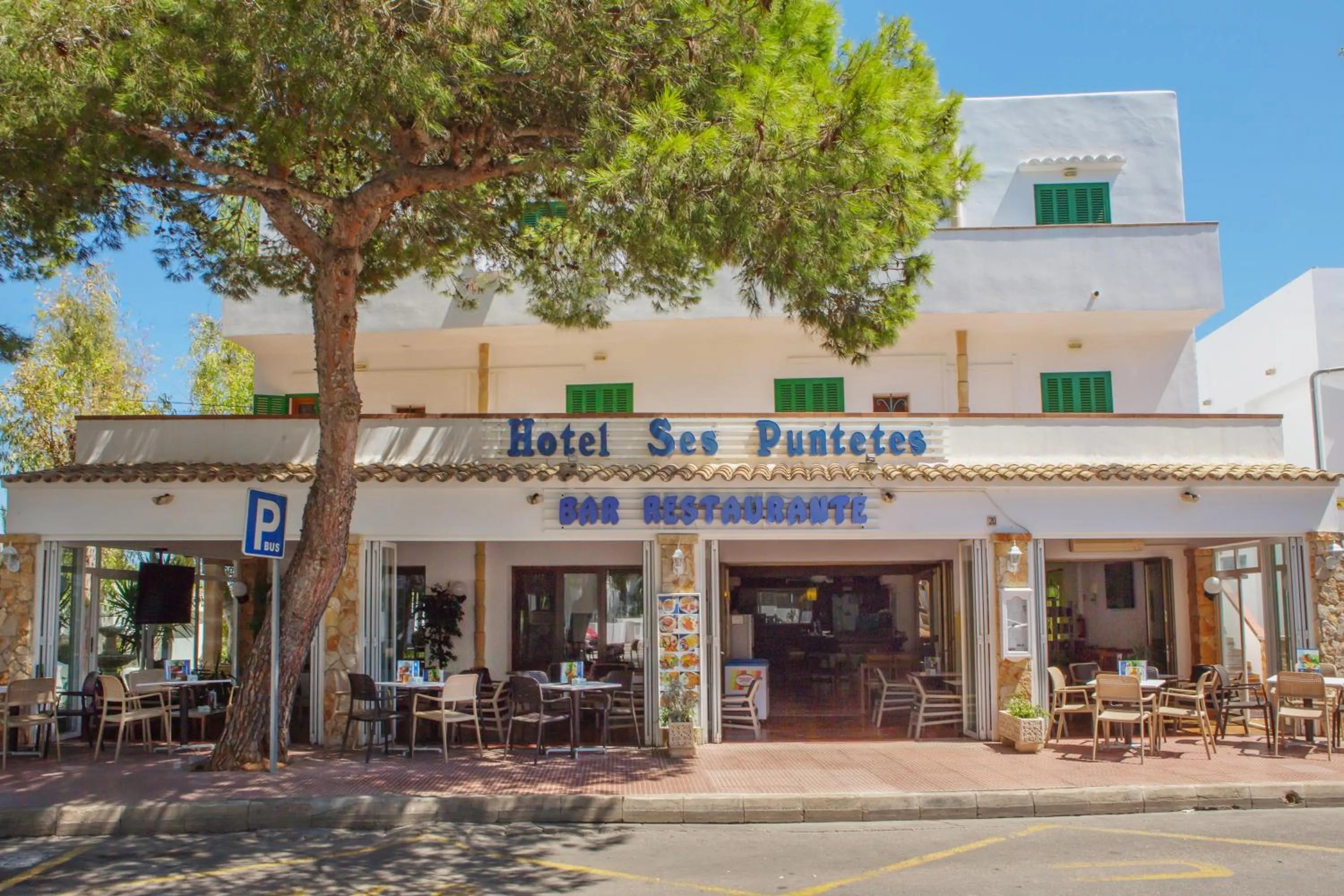Property building in Hotel Ses Puntetes